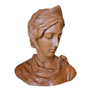 Buste de femme en terre - cuite