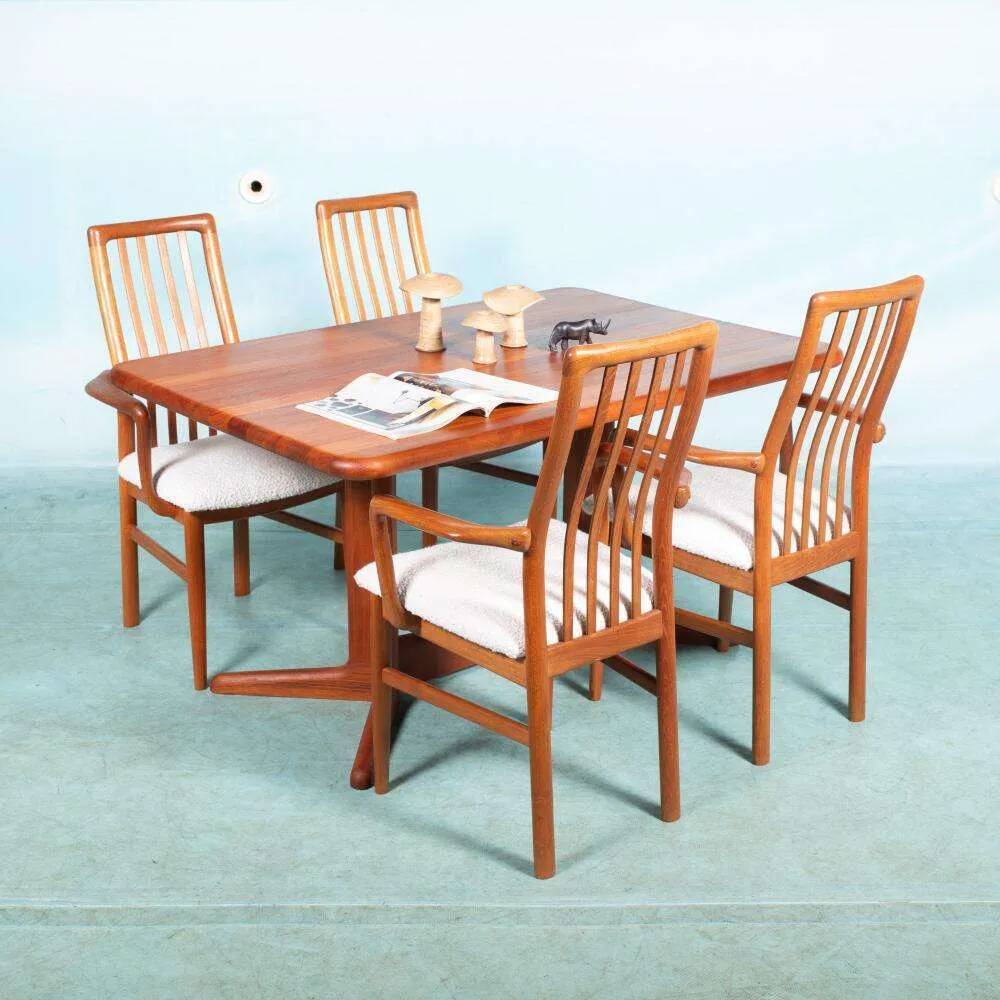 Danish design renovated dining table, sixties teak dining