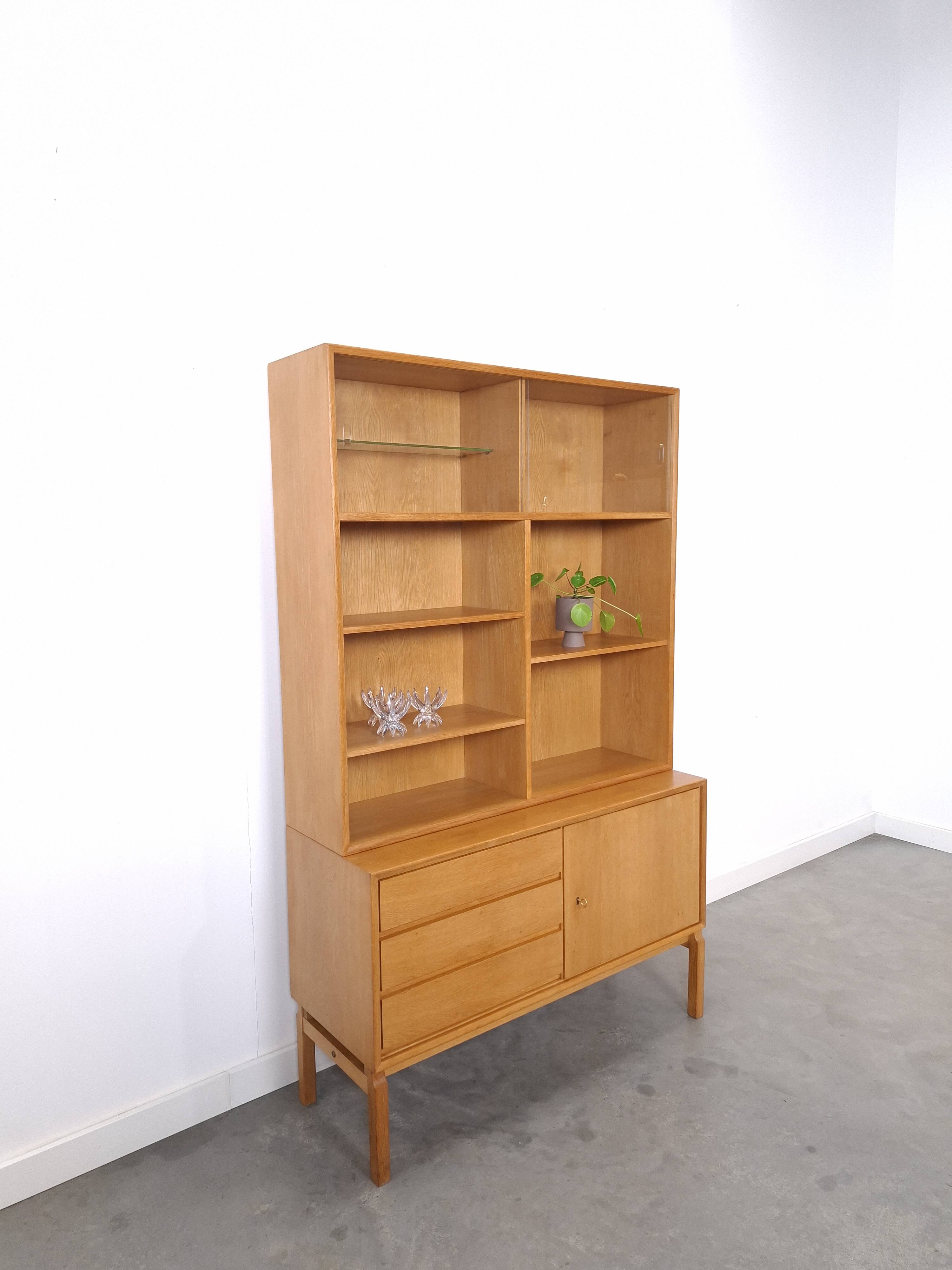 Ikea Grabinski boekenkast met lades