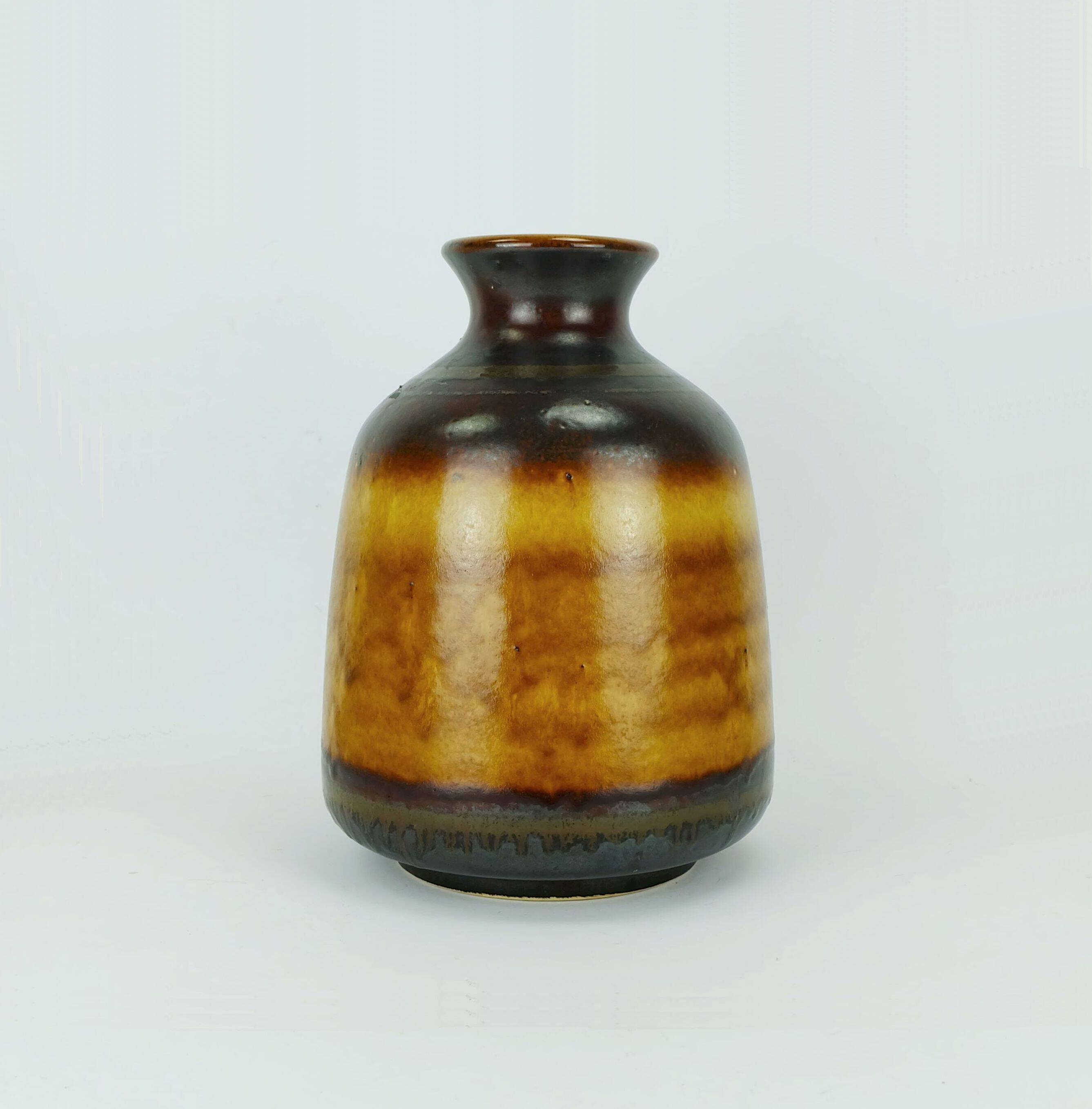 large 60s VASE ceramic model no. 1109/1 amber with red and brown
