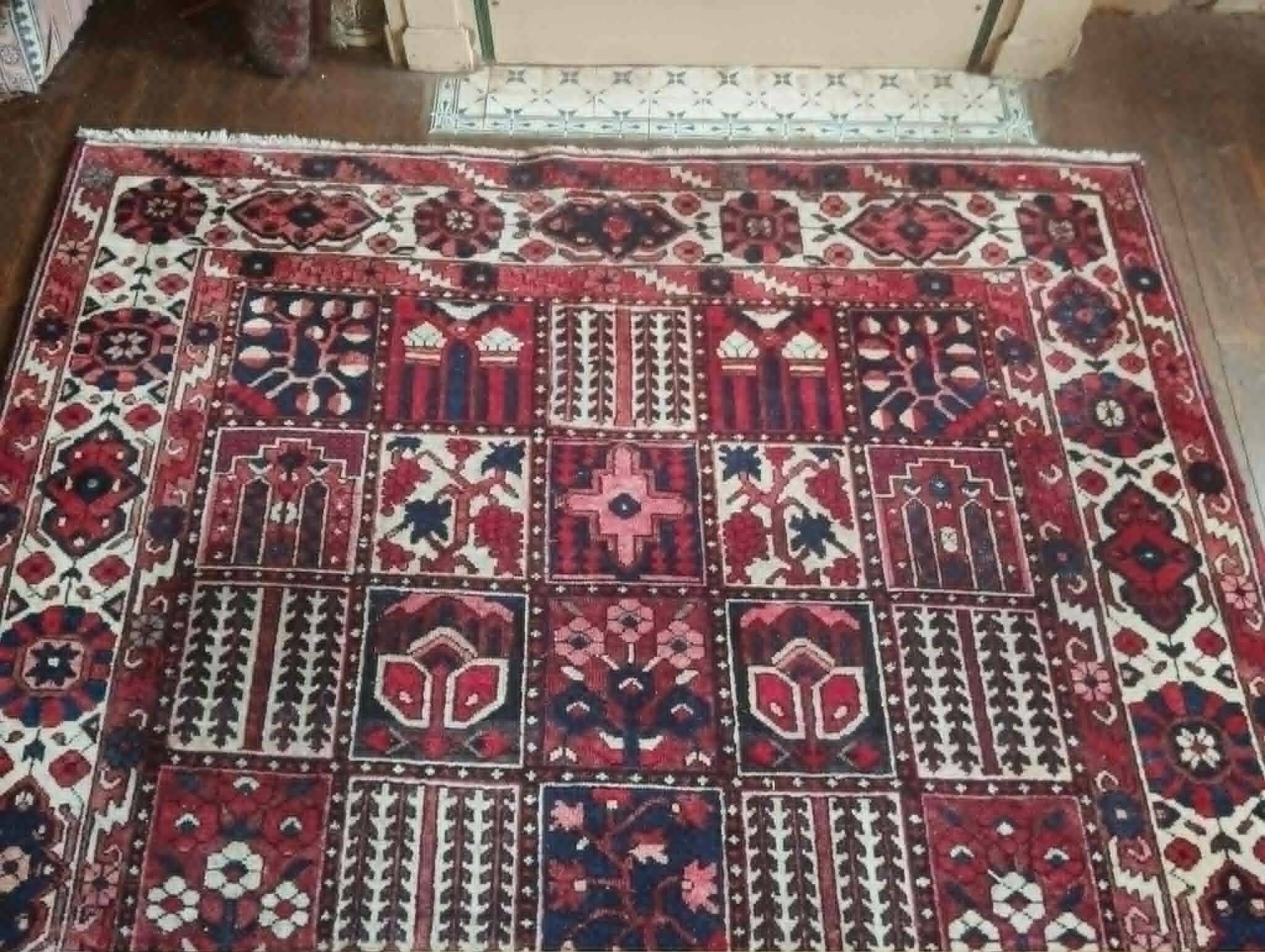 Handmade Bachtiar Persian rug 305x215cm