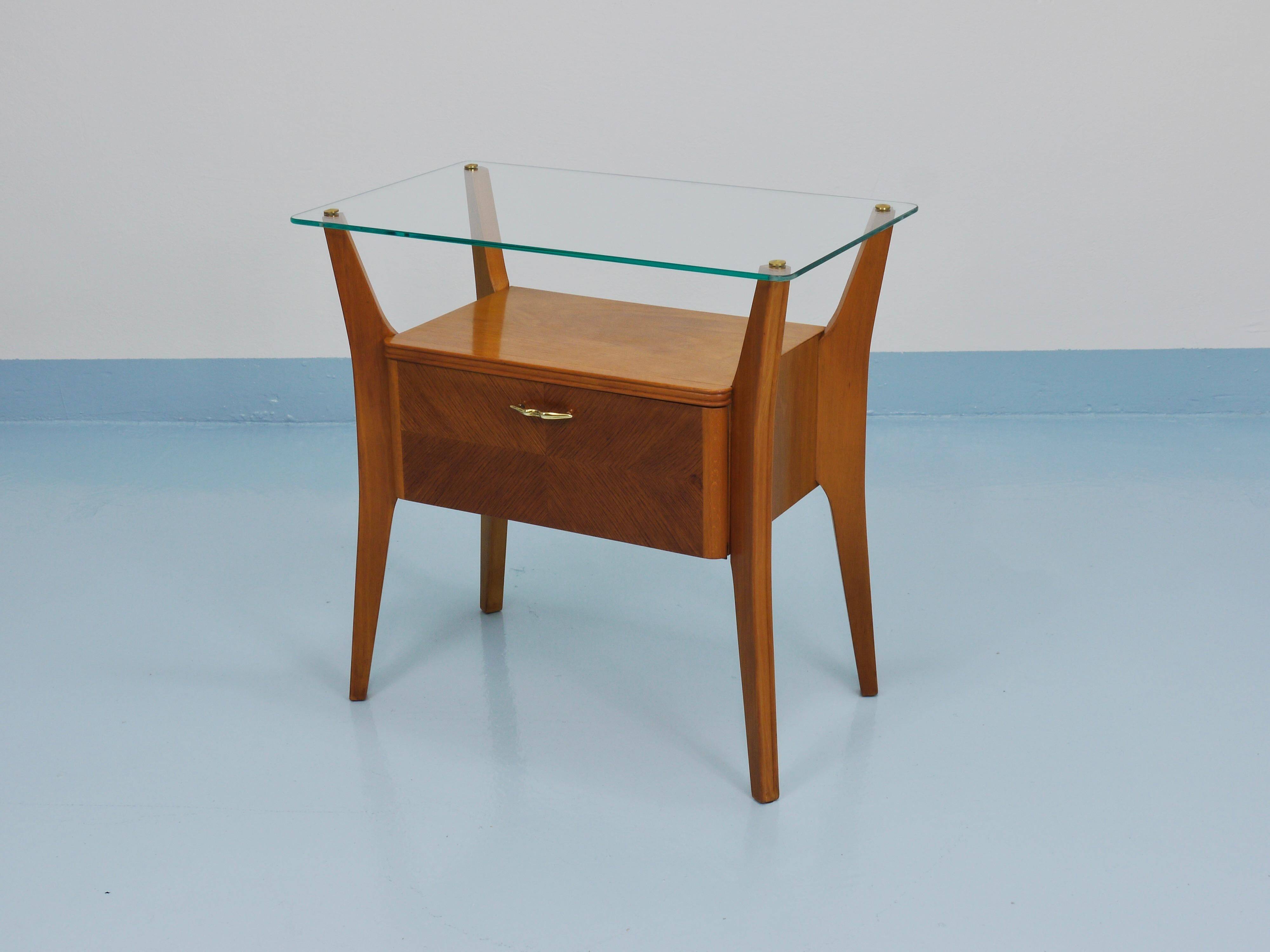 Gio Ponti bedside table in maple and walnut, La Permanente Mobili Cantù, 1940s