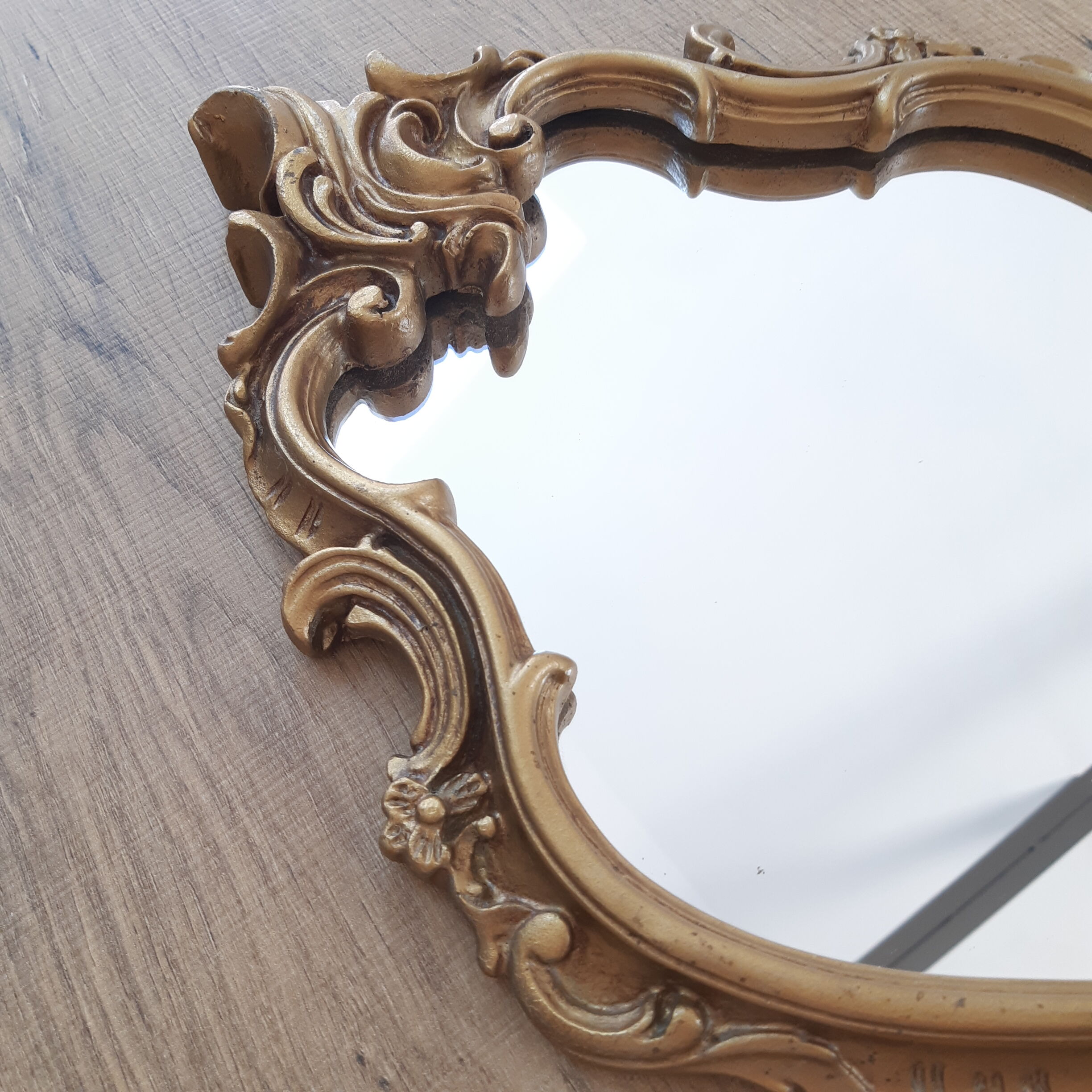 Golden mirror 30x48cm
