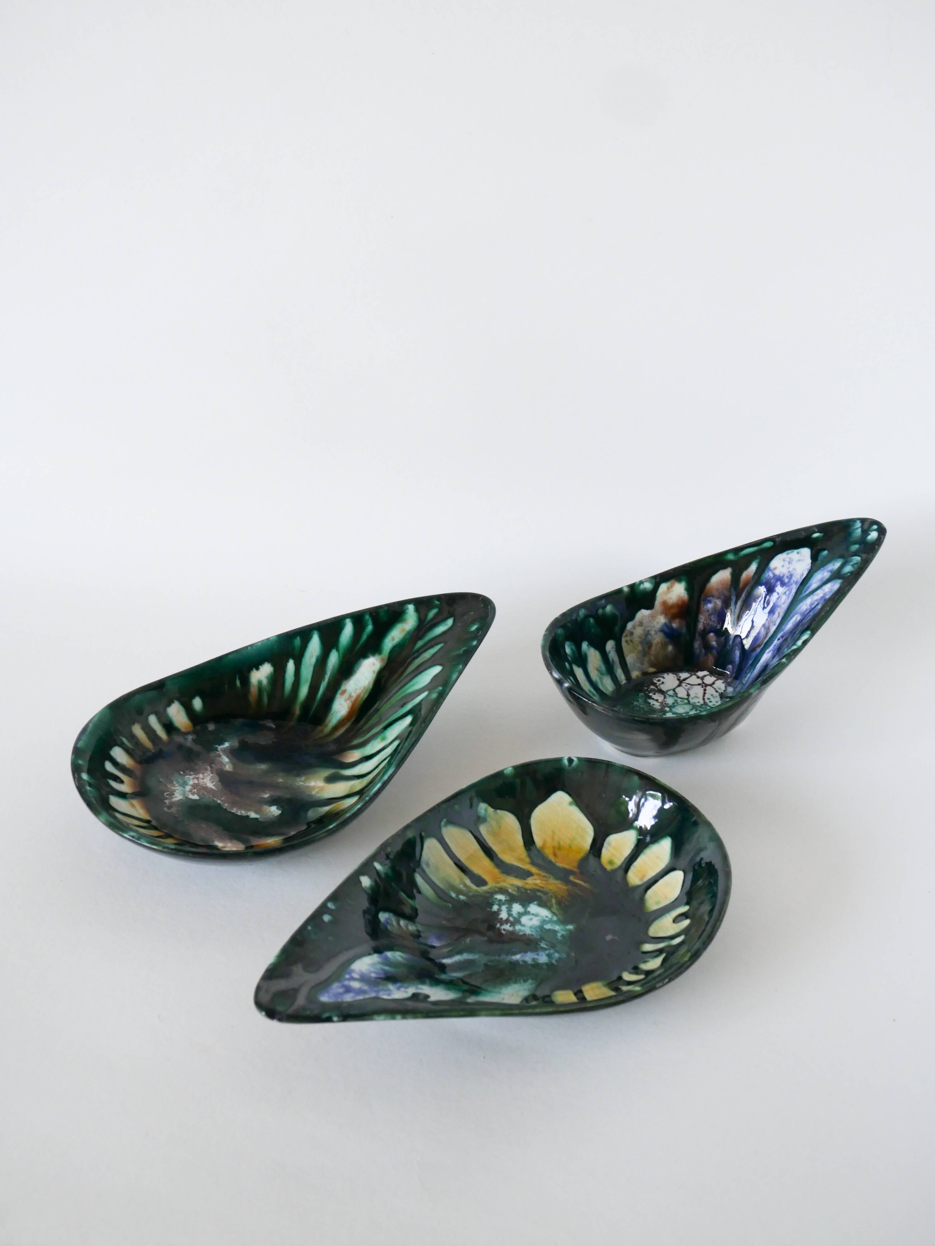 Set of three small ceramic dishes from Morvan, 1970.