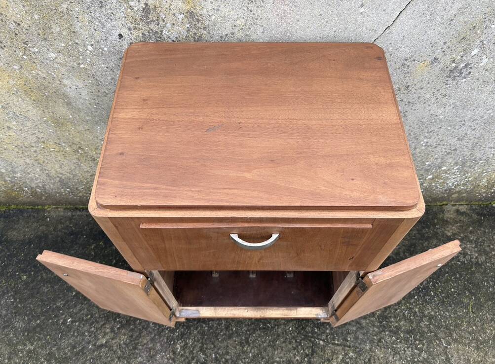 Phonograph, radio, turntable and record cabinet from the 1950s
