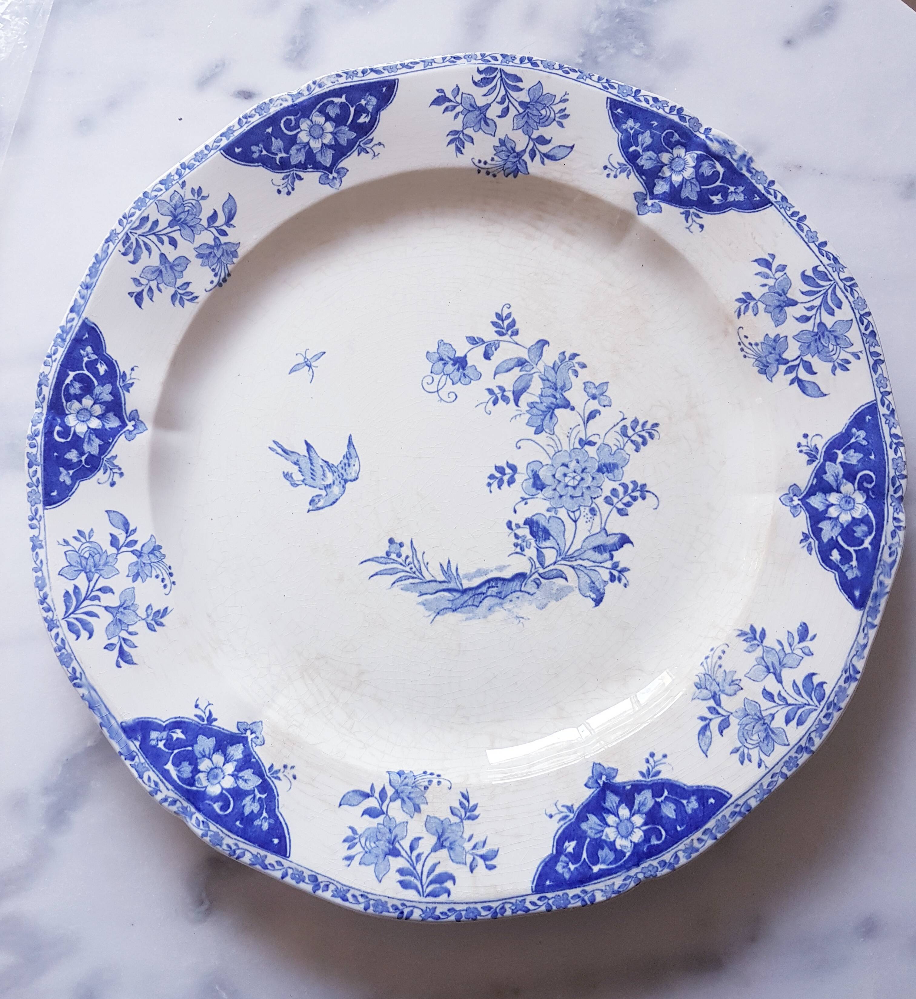 Grand plat Gien from the 1930s