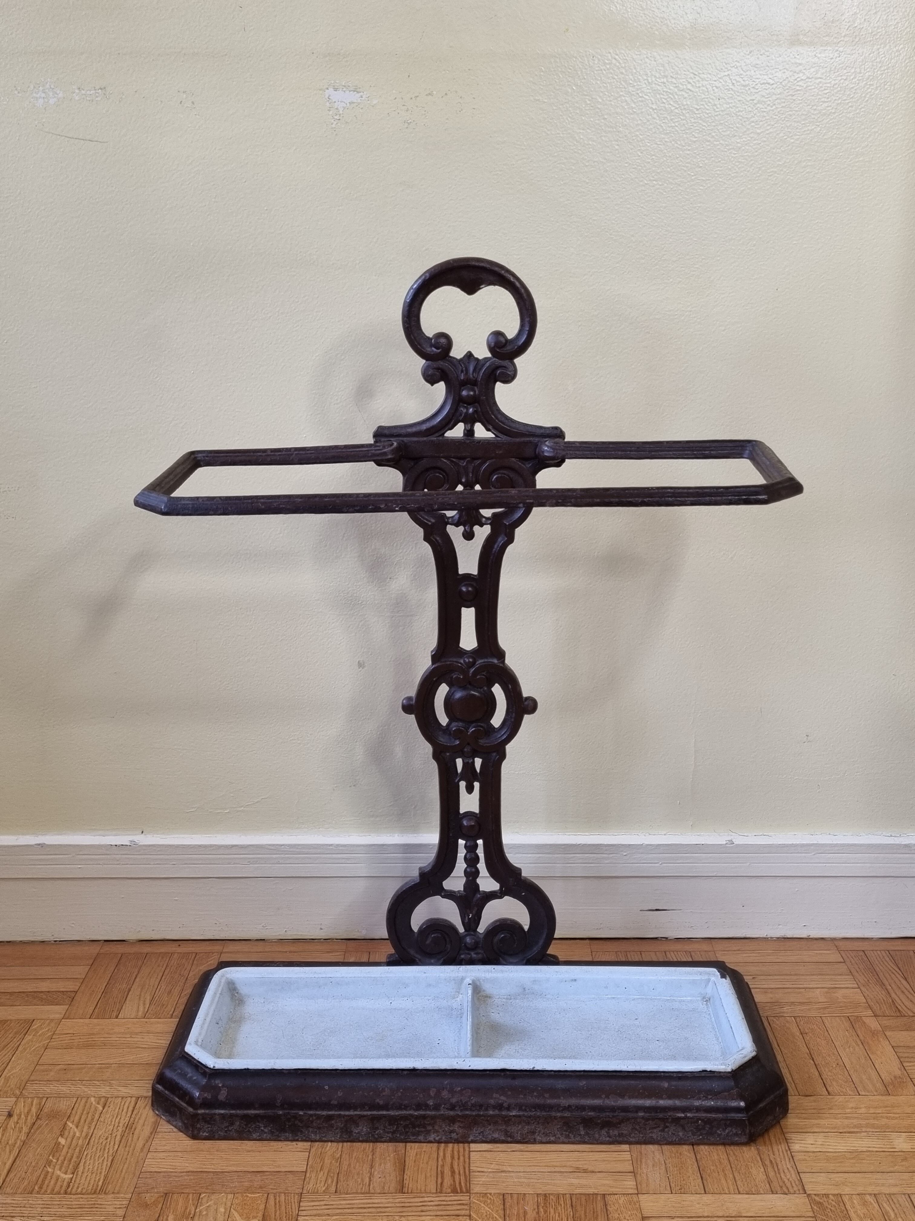 Art Deco cast iron umbrella stand, 1930