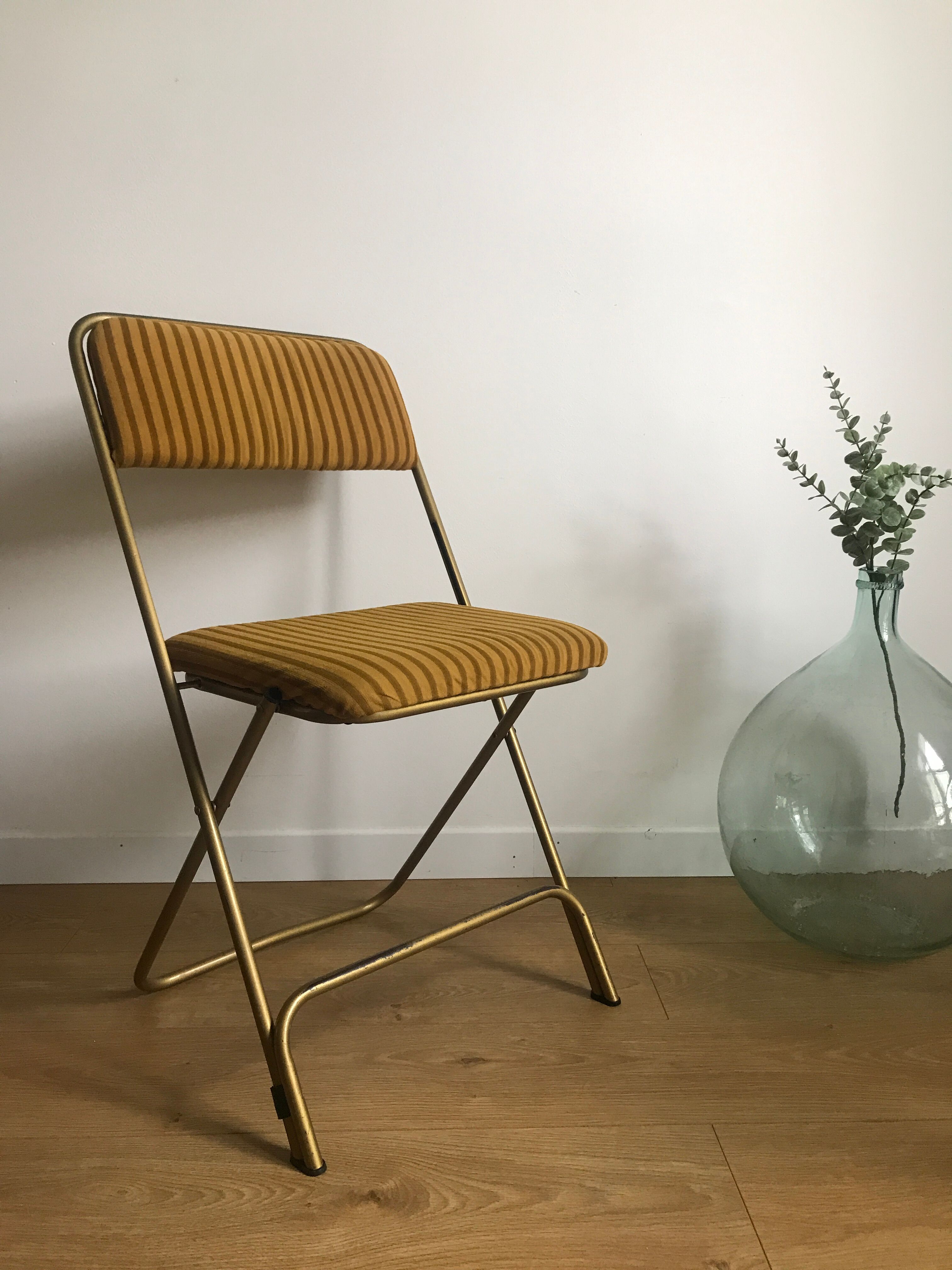Vintage folding chair lafuma chantazur with striped golden fabric