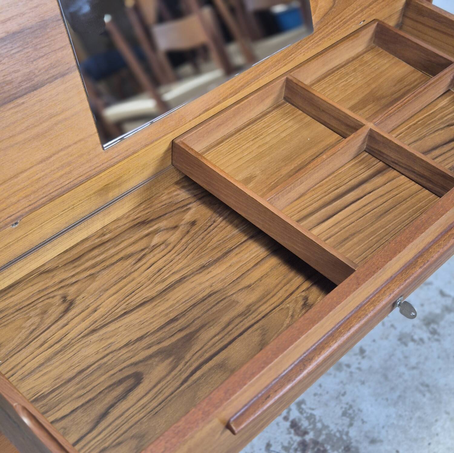 Bernhard Pedersen & Søn, secrétaire danois vintage, coiffeuse