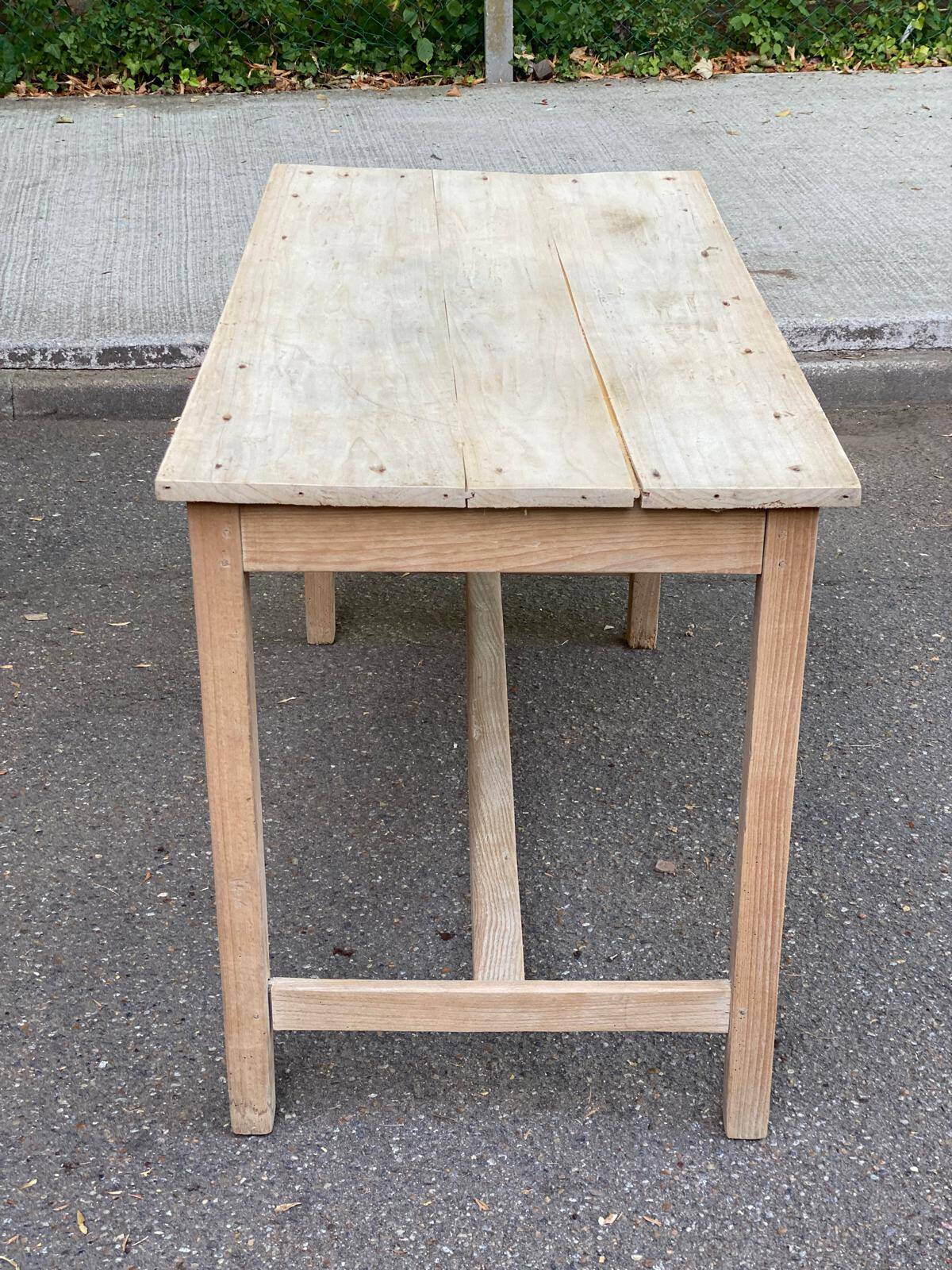 Parisian desk from the 1940s stripped to raw solid wood, 120cm.