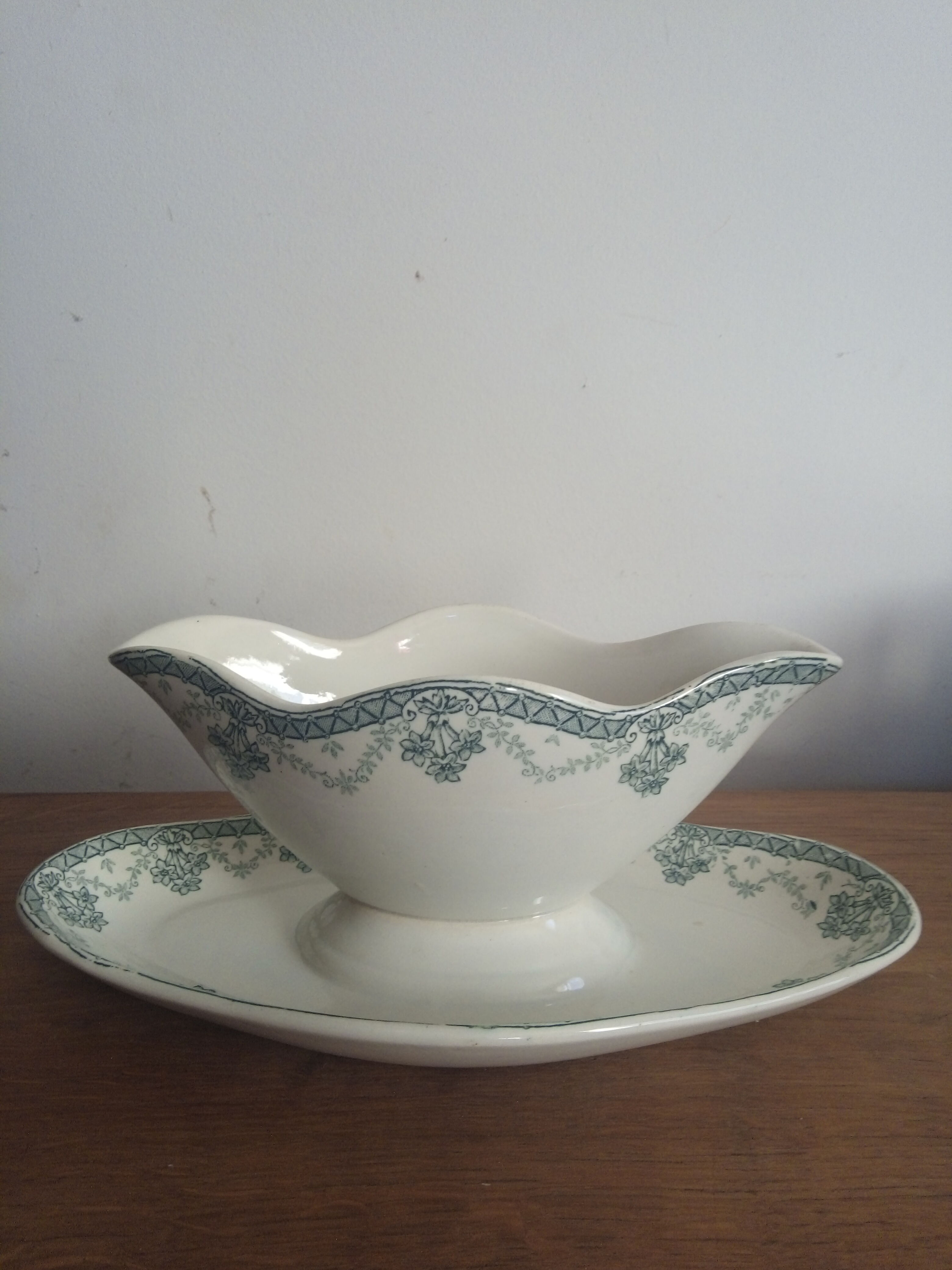 St Amand earthenware sauce dish