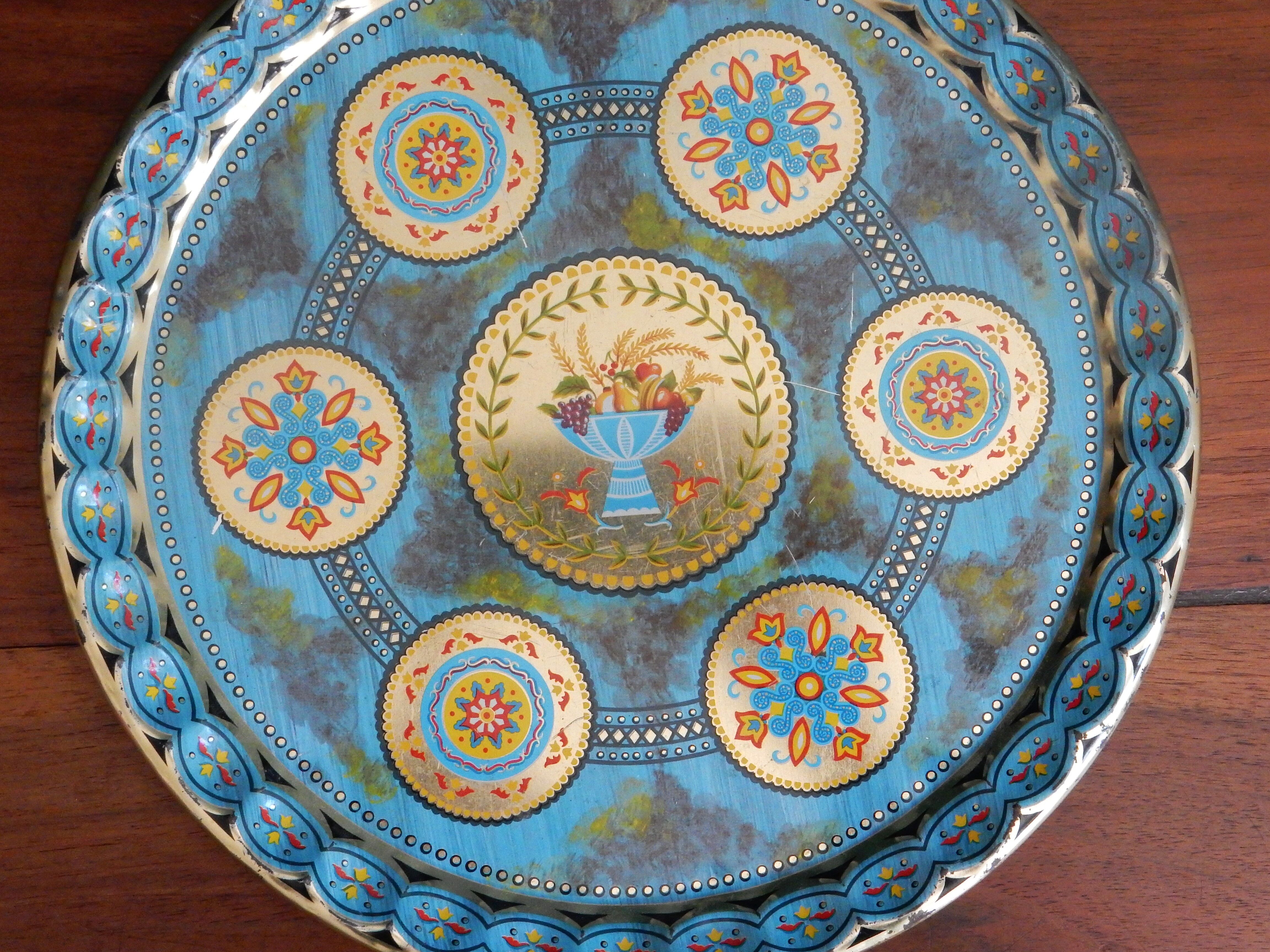 Small round metal tray Baret wave Ambrosia