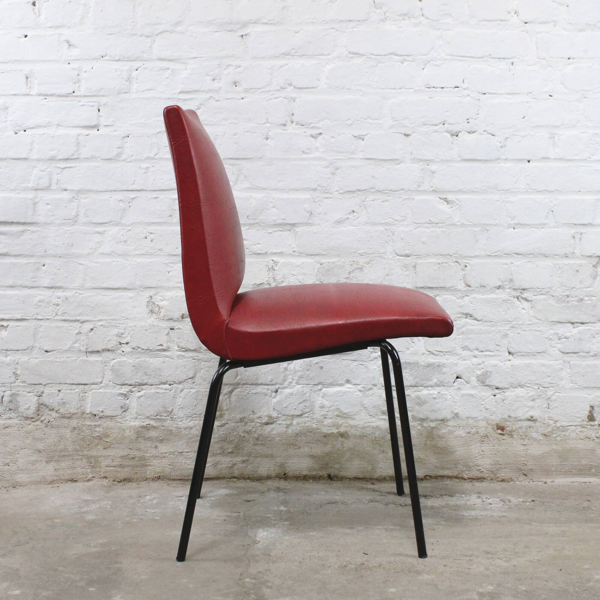 Vintage chair model "Robert" by Pierre Guariche for Meurop