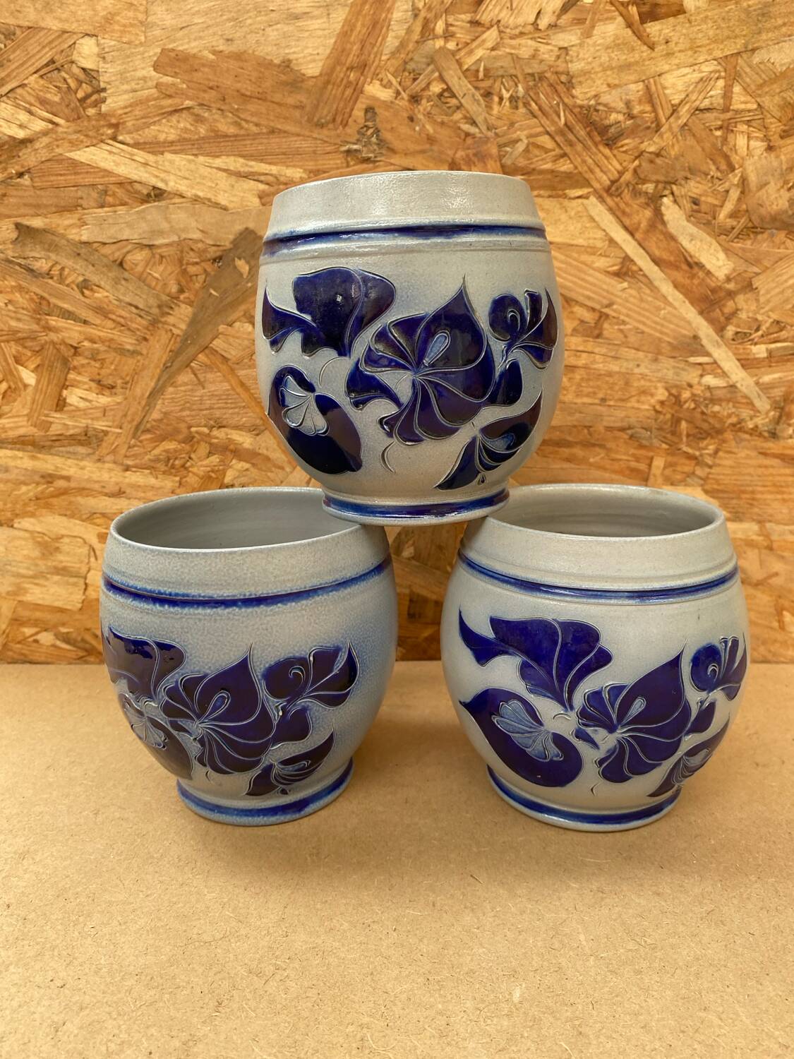 Set of 3 Beer Pint Mugs Stoneware Grey Vintage Blue Flower Decor