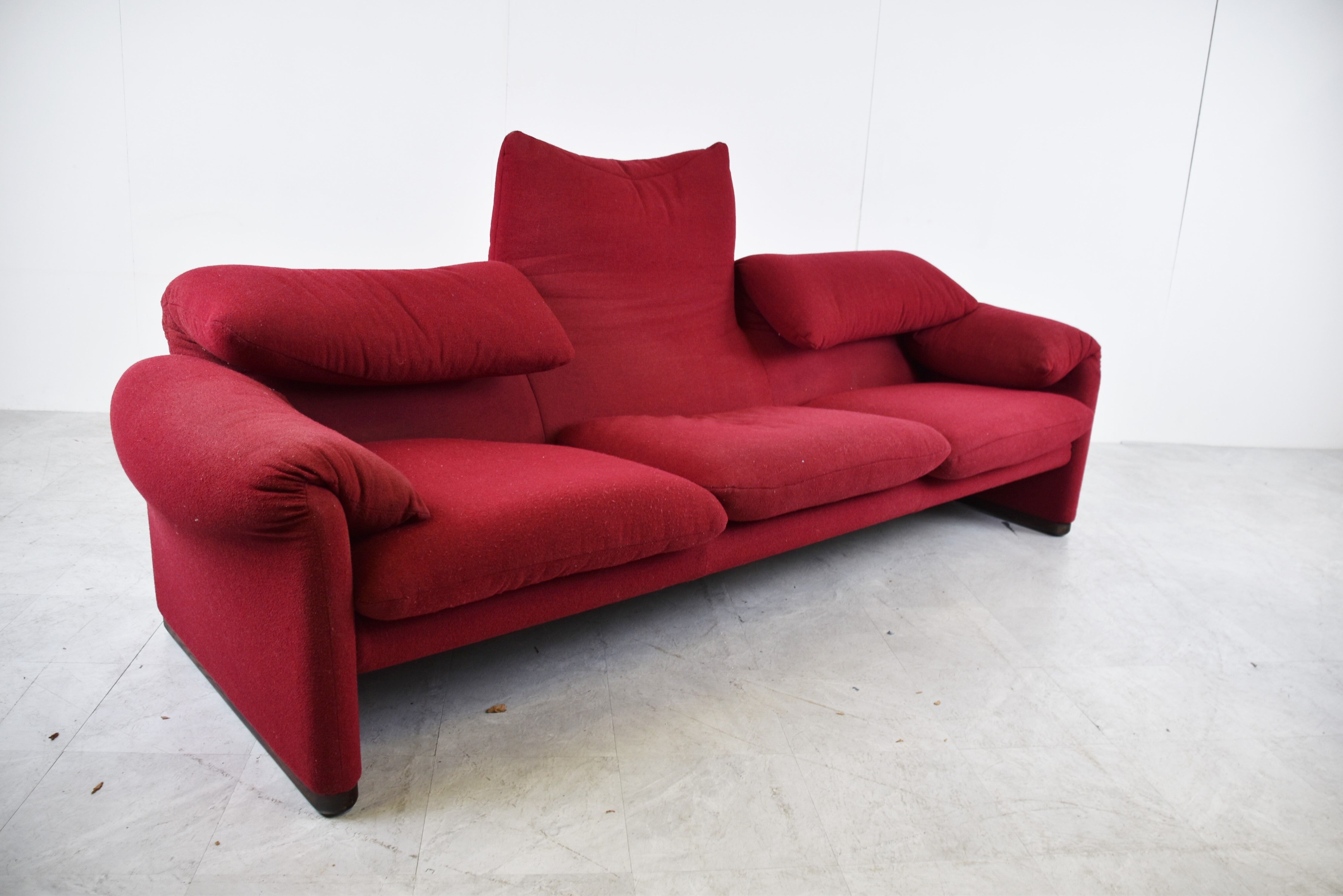 Maralunga 3 seater sofa by Vico Magistretti for Cassina