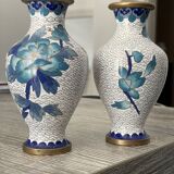 2 Asian vases