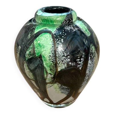 Vase Ada LOUMANI en verre soufflé dans les tons verts