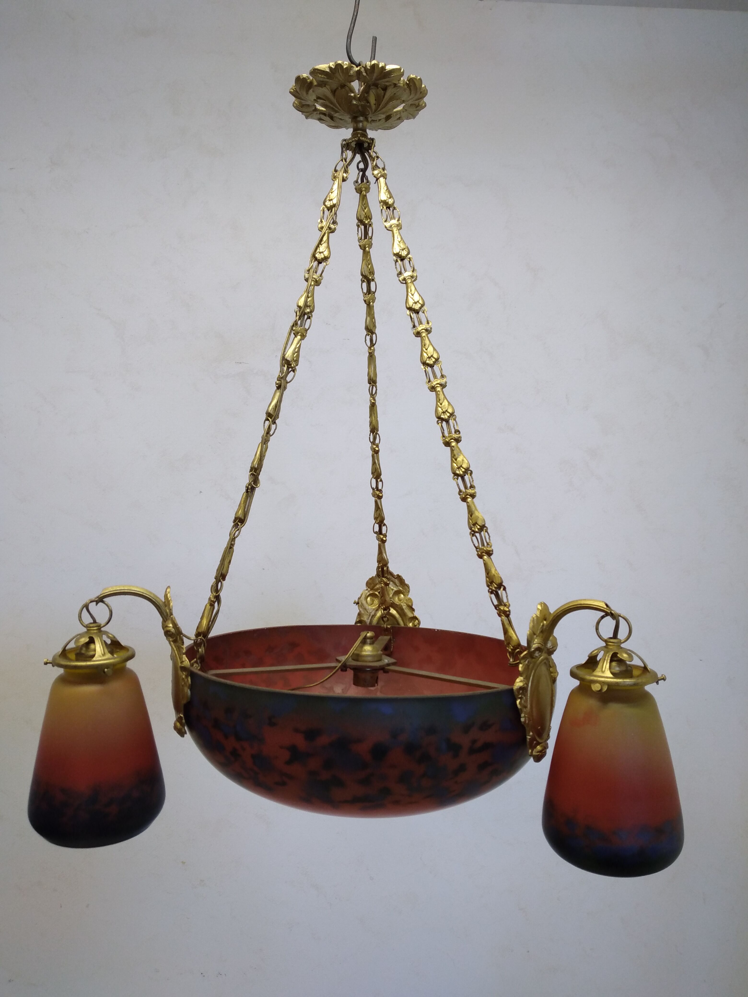 Suspension in art deco glass paste