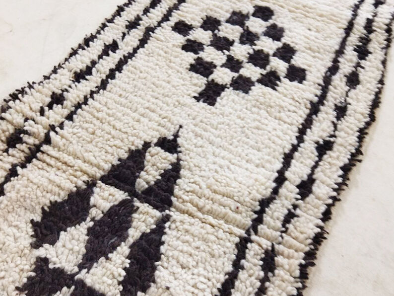 Moroccan Berber rug 400x72cm