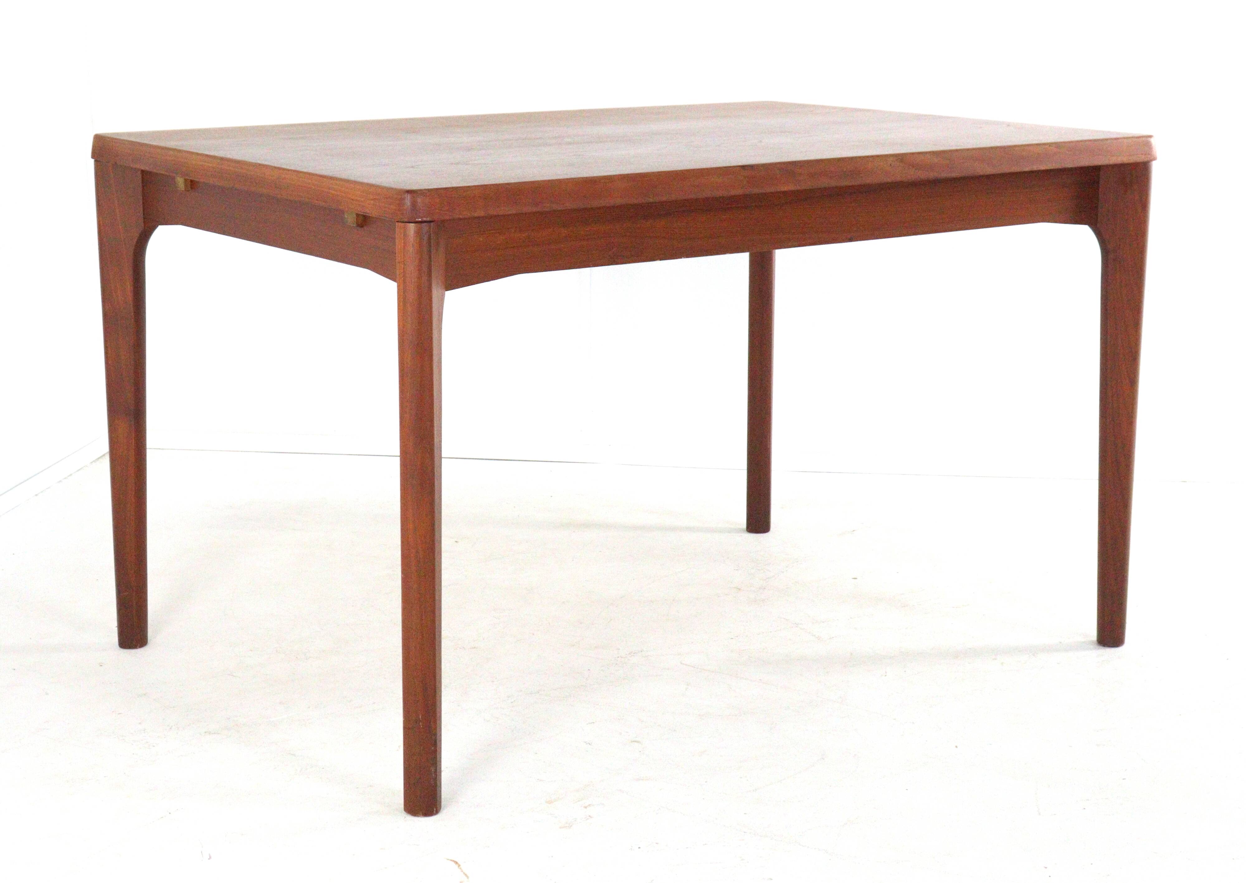 Table à manger rectangulaire extensible en teck de Henning Kjaernulf pour Vejle