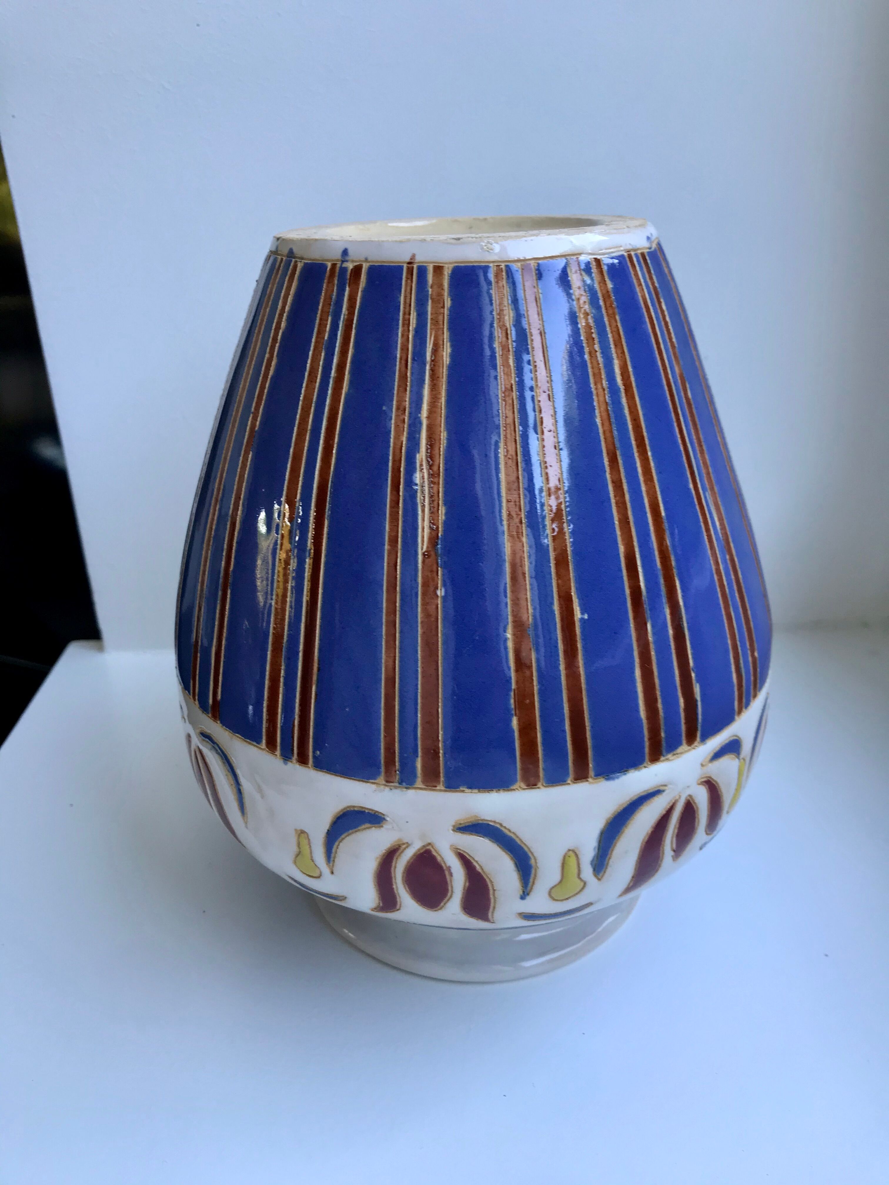 Vase en céramique peint et signé vintage