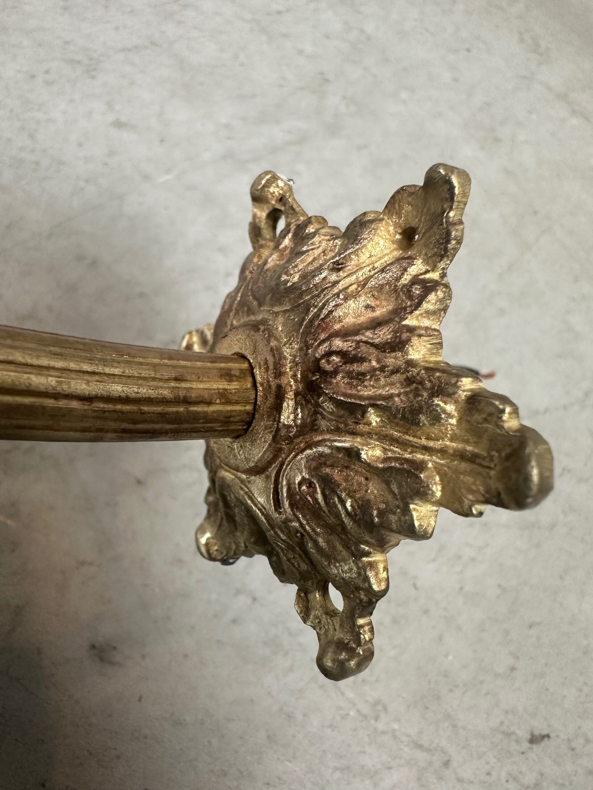 Antique wall lamp – opaline collar lamp with brass holder