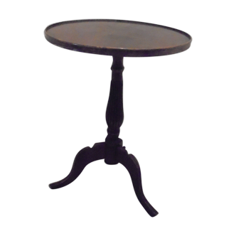 wooden pedestal table