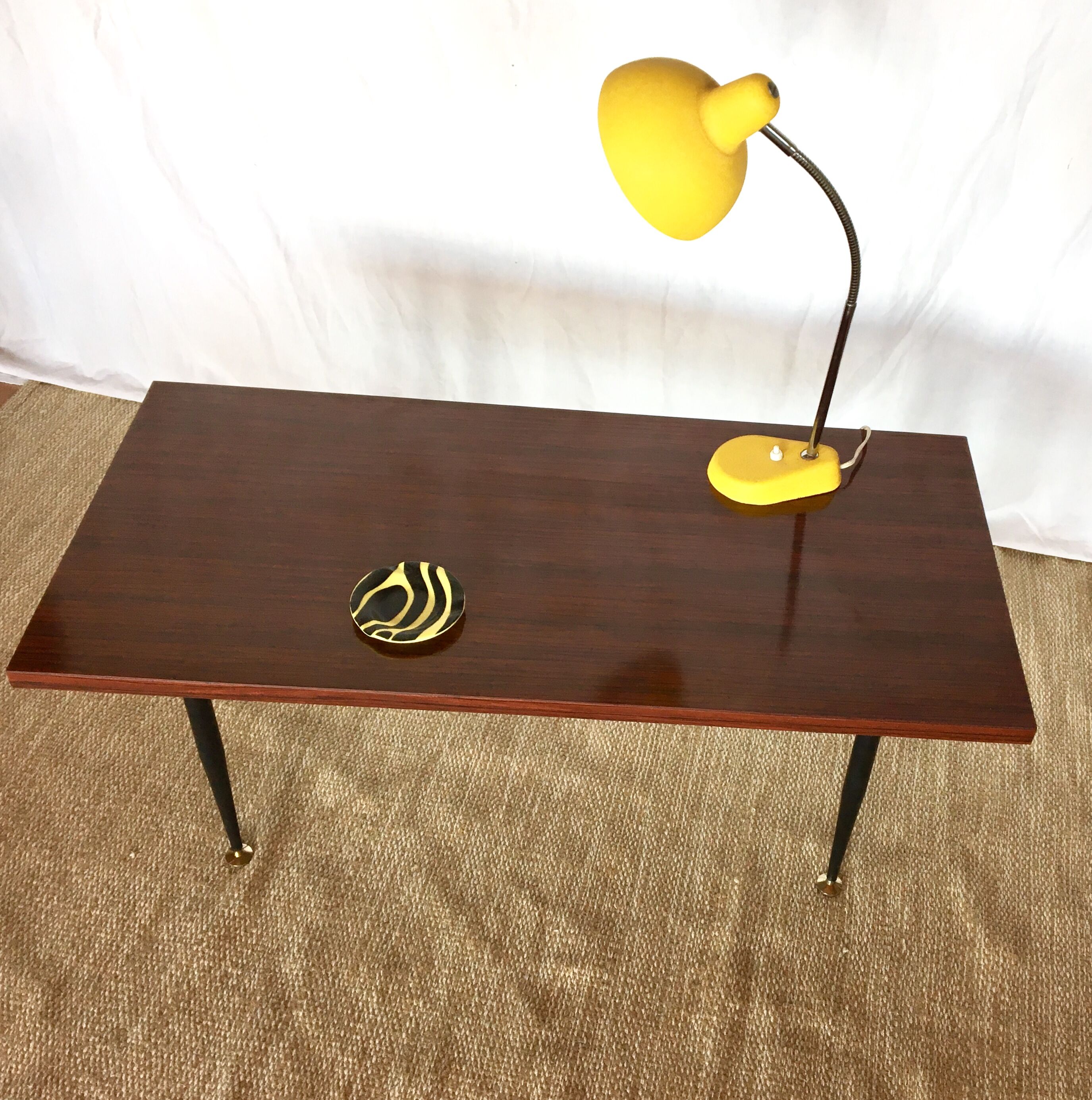 Table low 60s formica