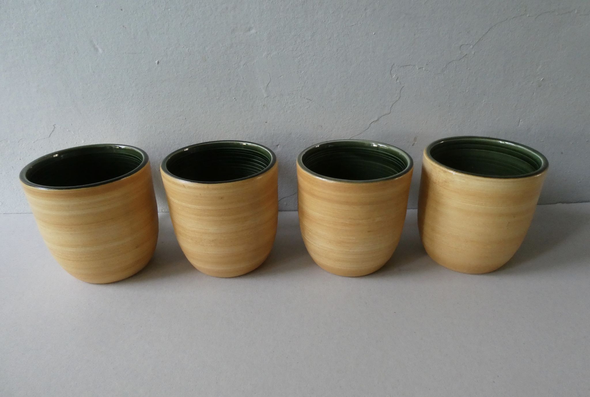 4 mugs Salins France, grès et émail vert