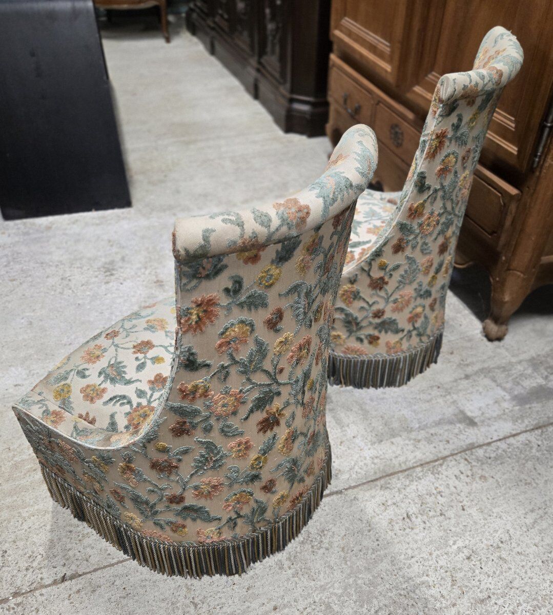 Pair of crapaud armchairs / Napoleon III – floral fabric – fringed skirt