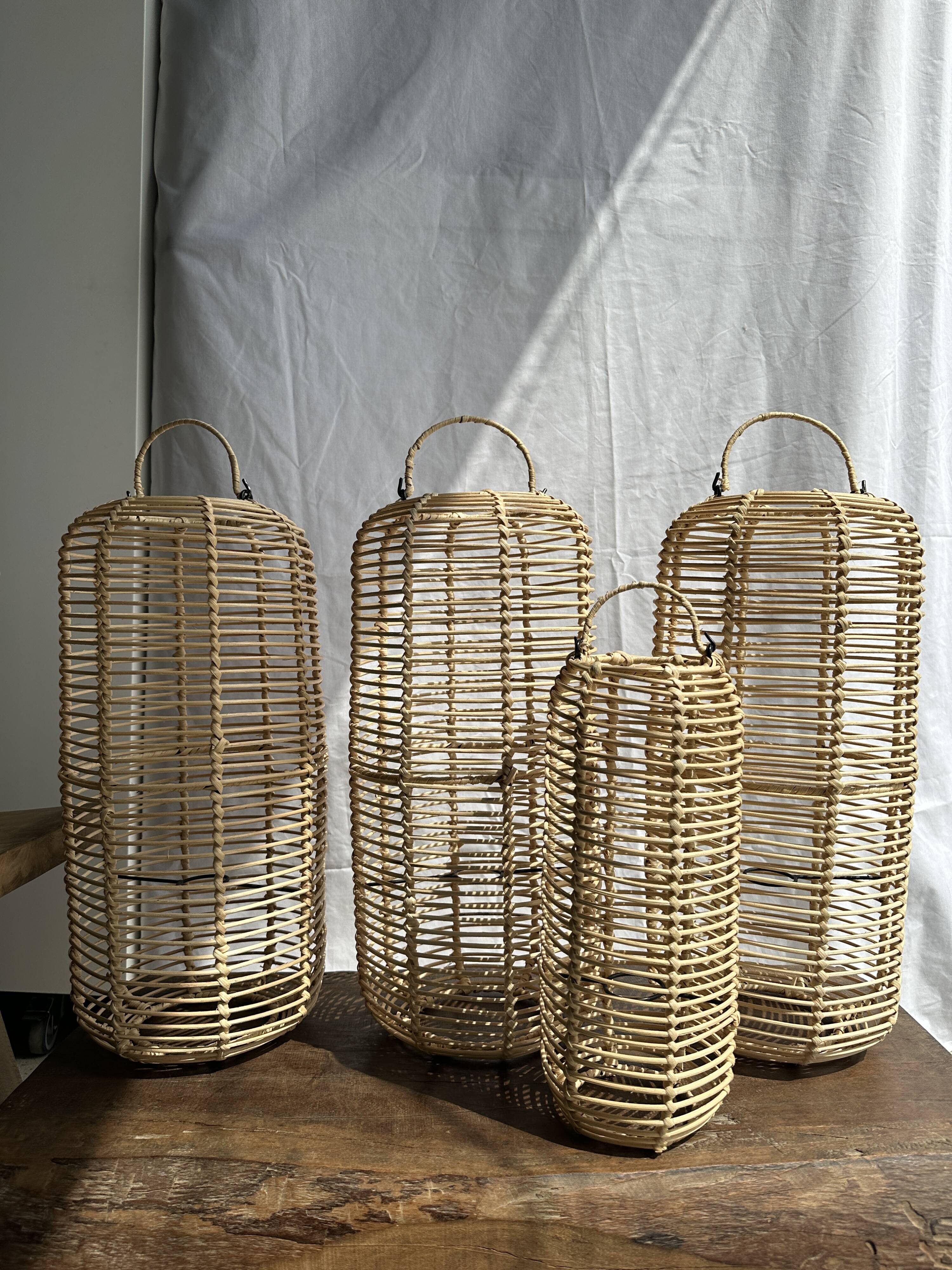 Small lantern-shaped rattan suspension H35 D15