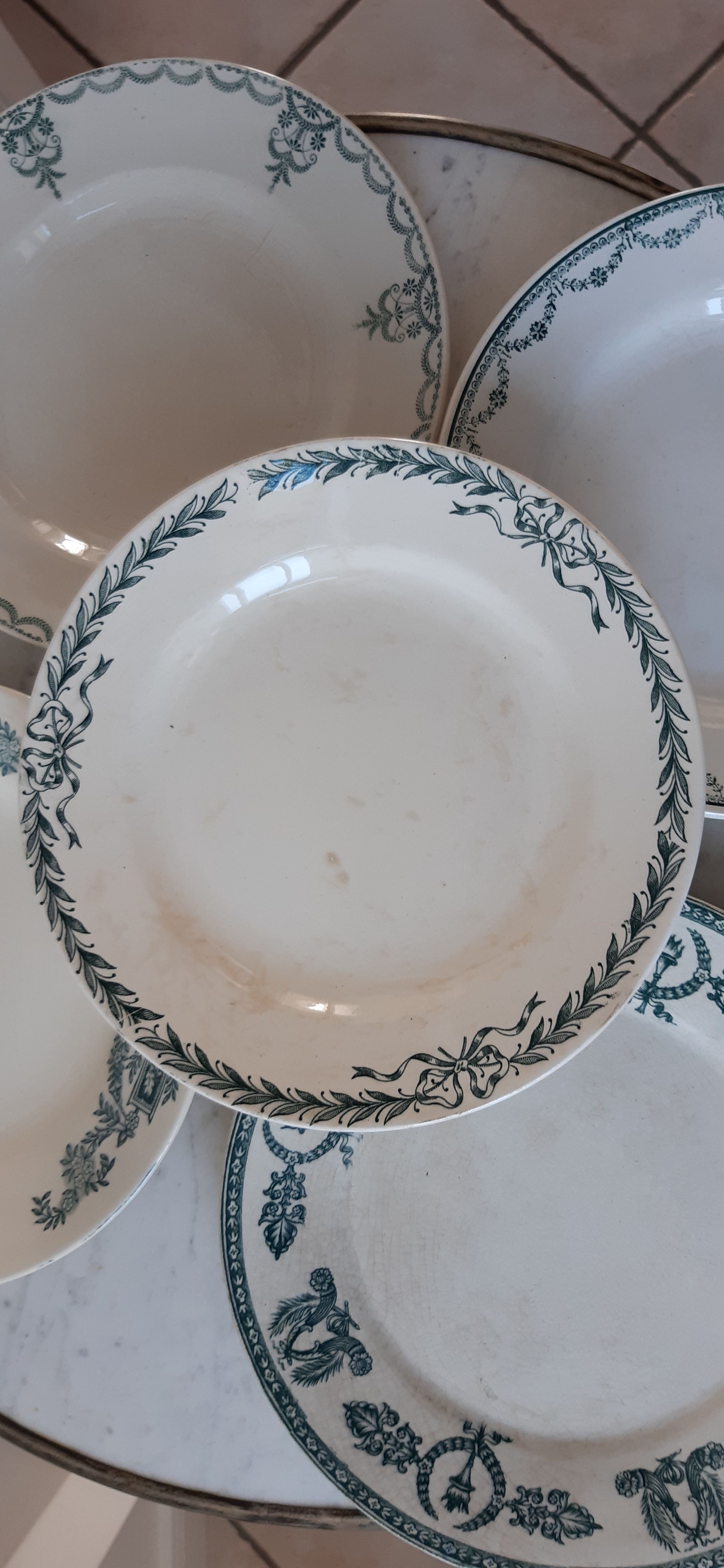 Set of 6 flat plates mismatched nineteenth century, St Amand, Digoin, Moulin des Loups, Lonchamp