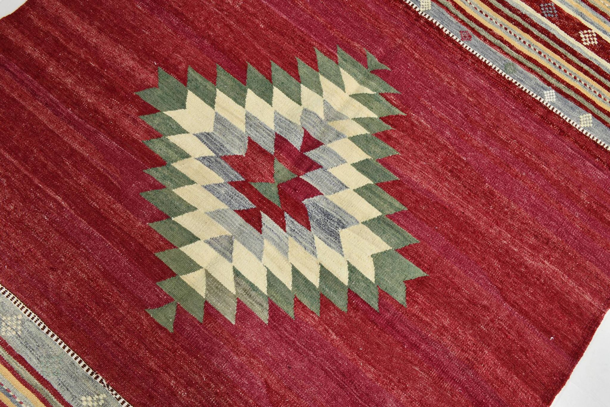 Tapis Kilim moderne rouge doux 5x7, 156x224 cm