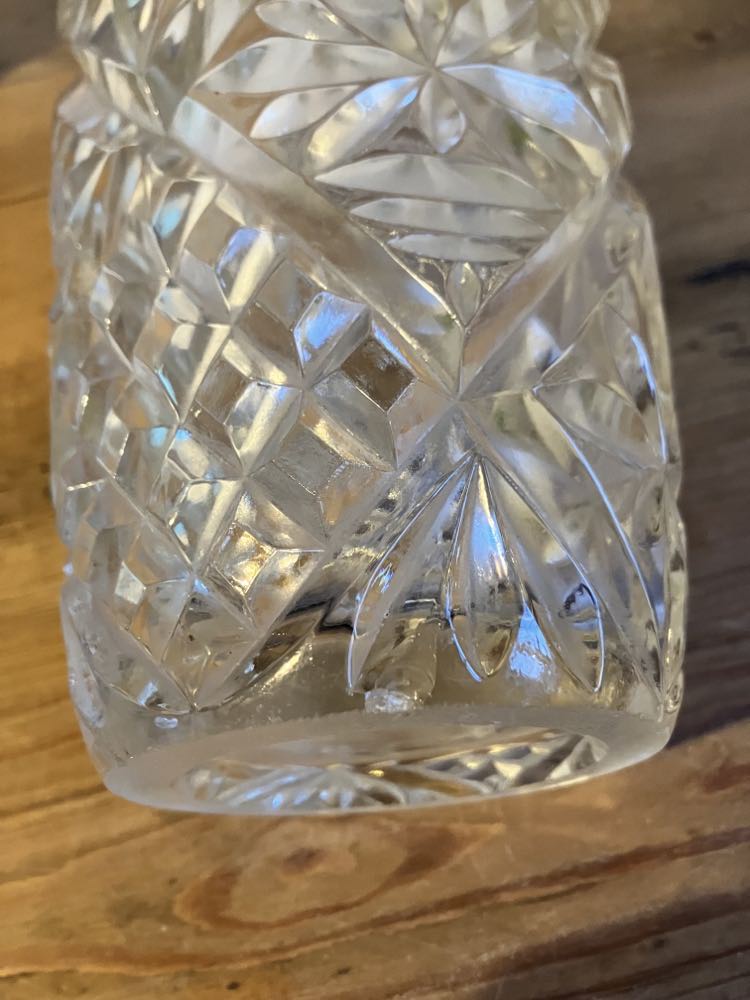 Chiseled glass vase
