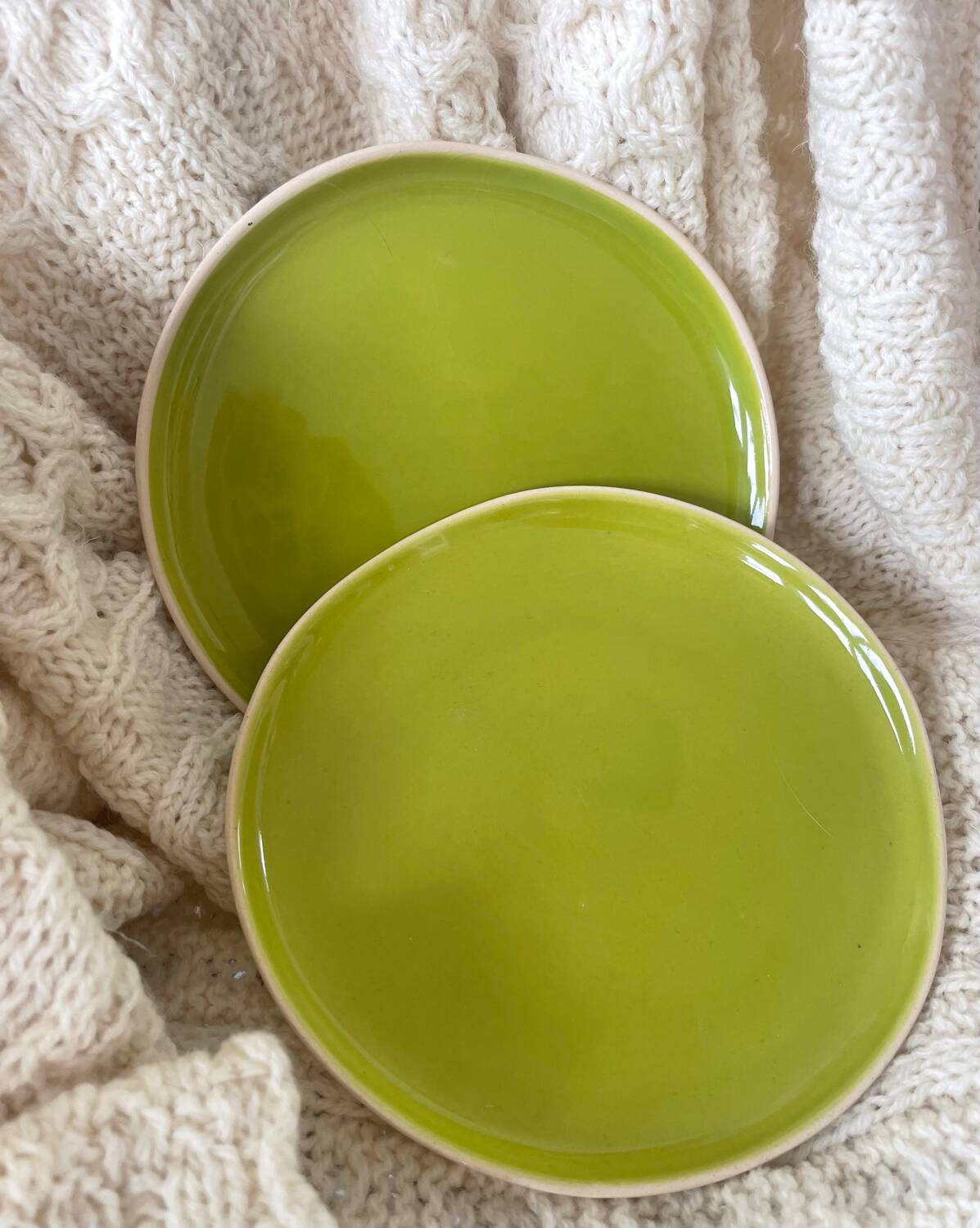 6 glazed ceramic dessert plates