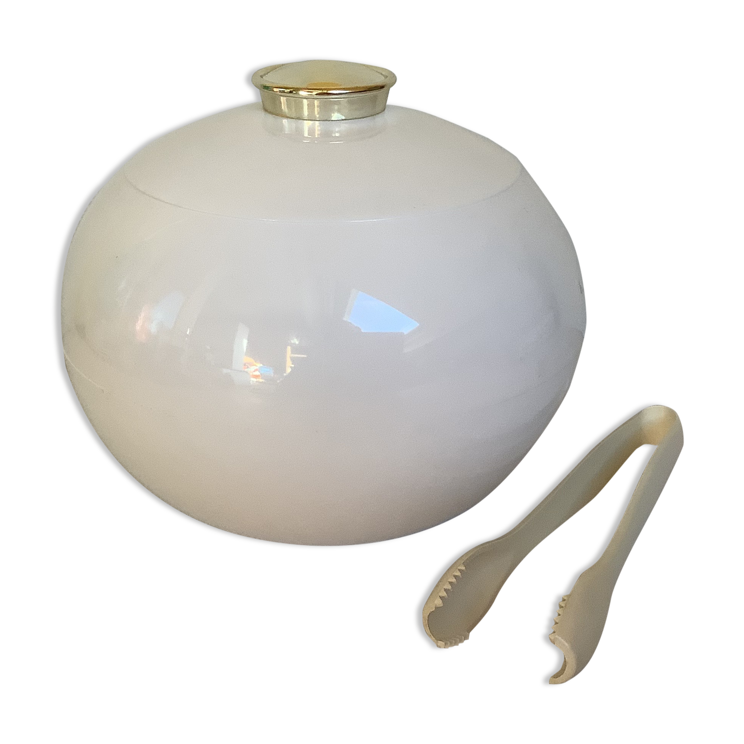 Old white ball ice bucket