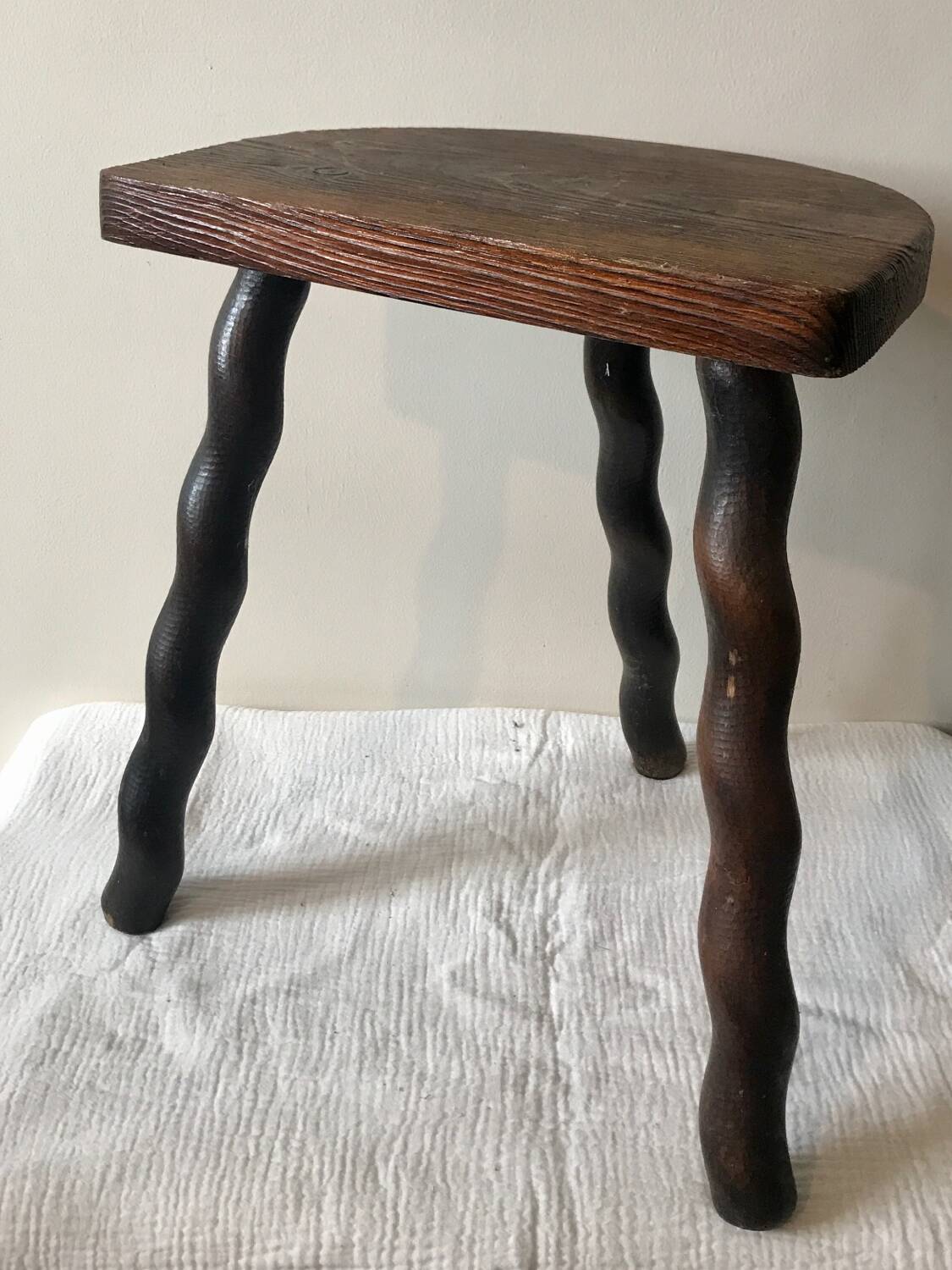 Cowherd tripod stool