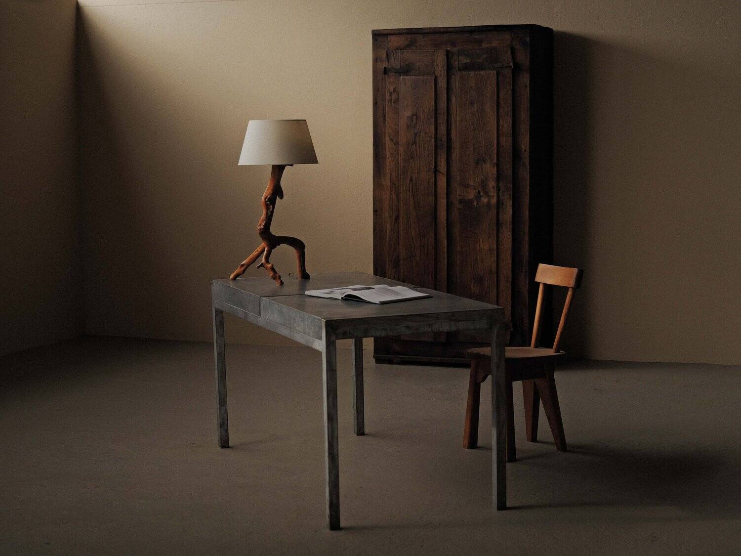 Antique mountain wardrobe in solid oak – 19th century