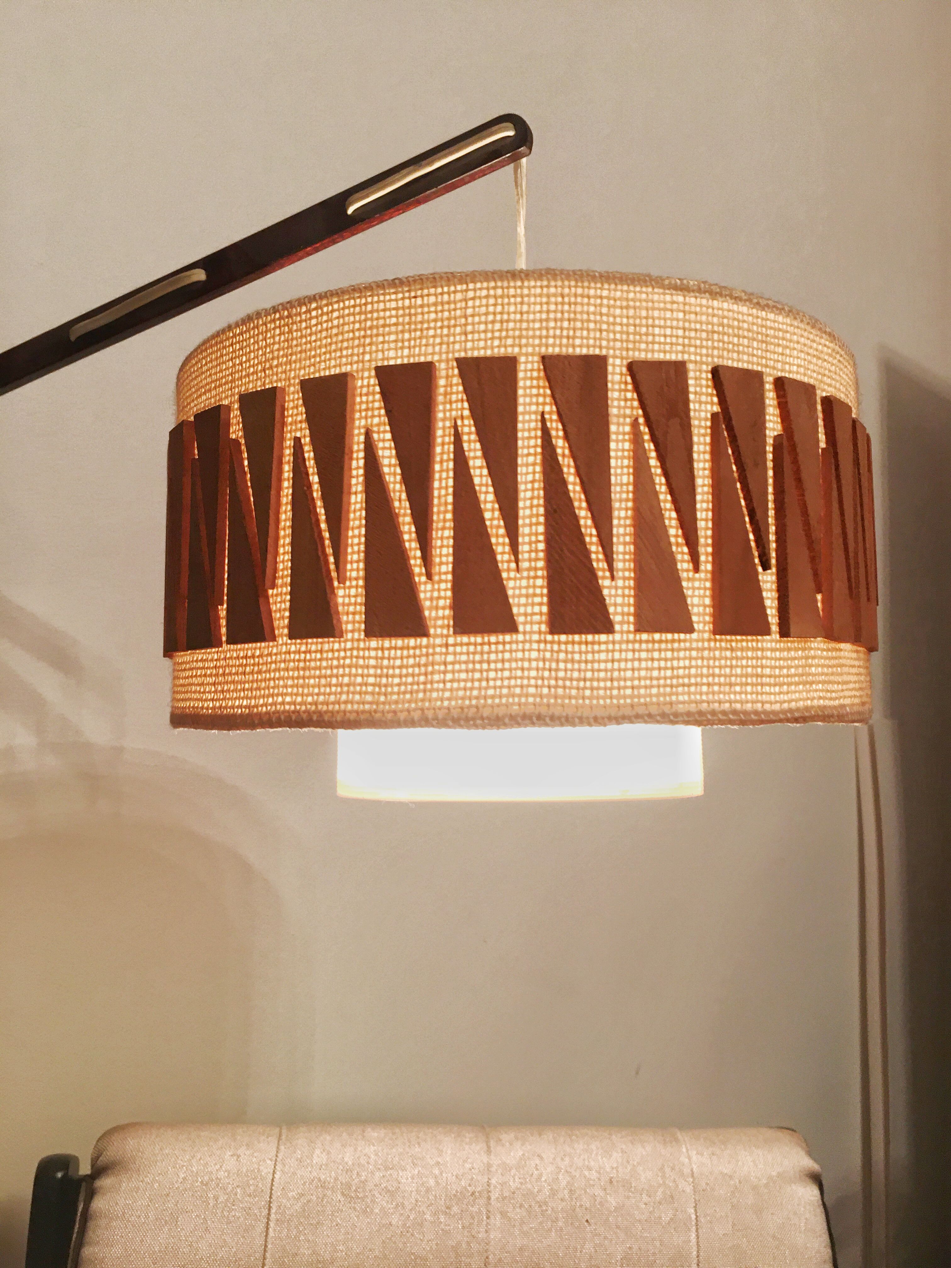 Applique ronde tchèque couleurs naturelles avec détails en bois