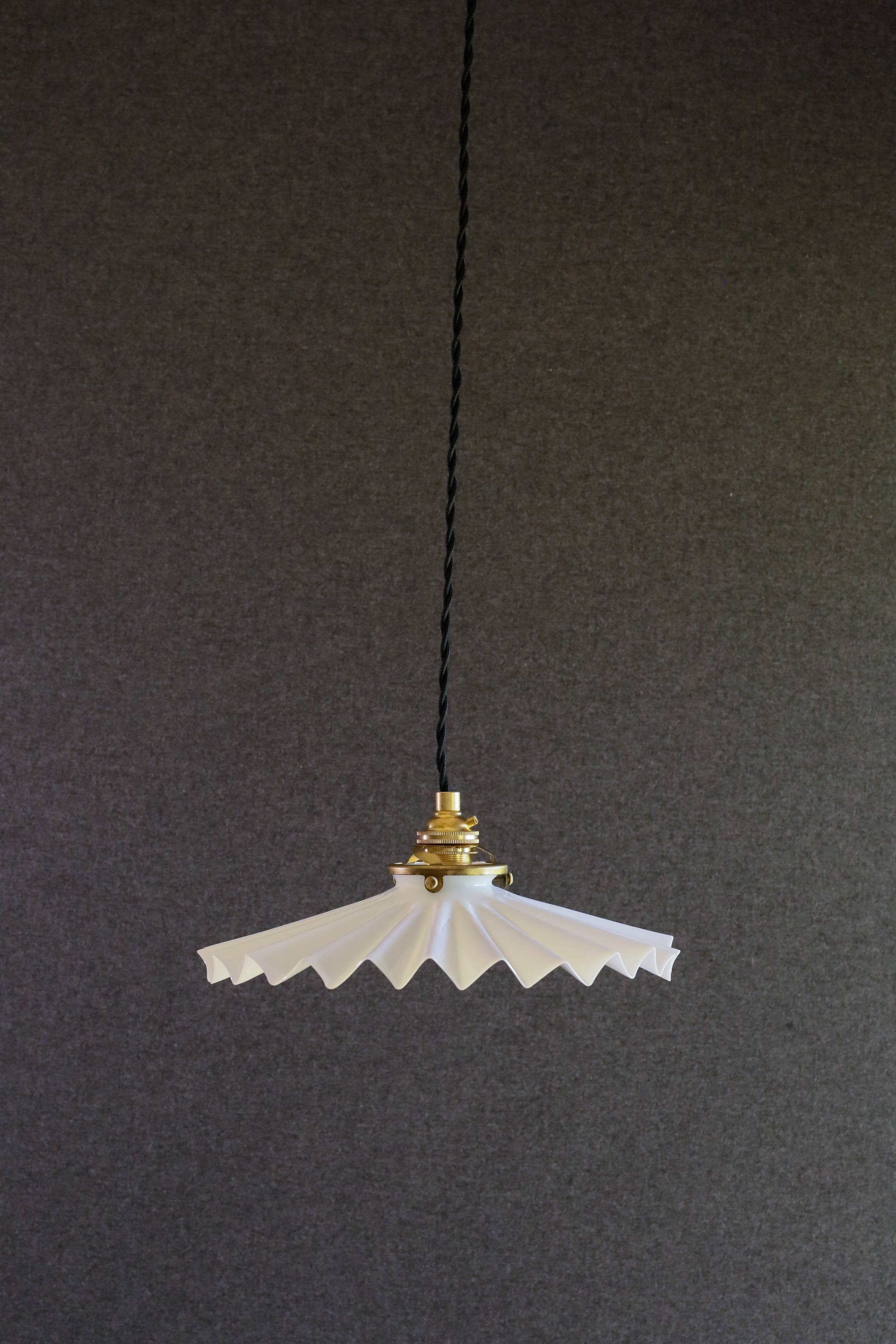 Old pendant light in white pleated glass - delivered with new brass socket and new cable