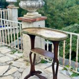 Petit Guéridon en acajou de forme Rognon de style Louis XVI