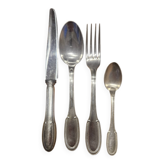 Service for 12 place settings + 6 ERCUIS GODRONS model silver-plated knives, 24.5 cm