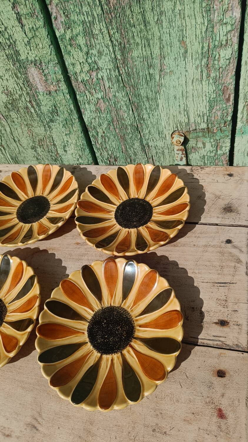 Sunflower bowls from Gien