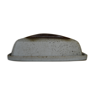 Butter maker in speckled sandstone