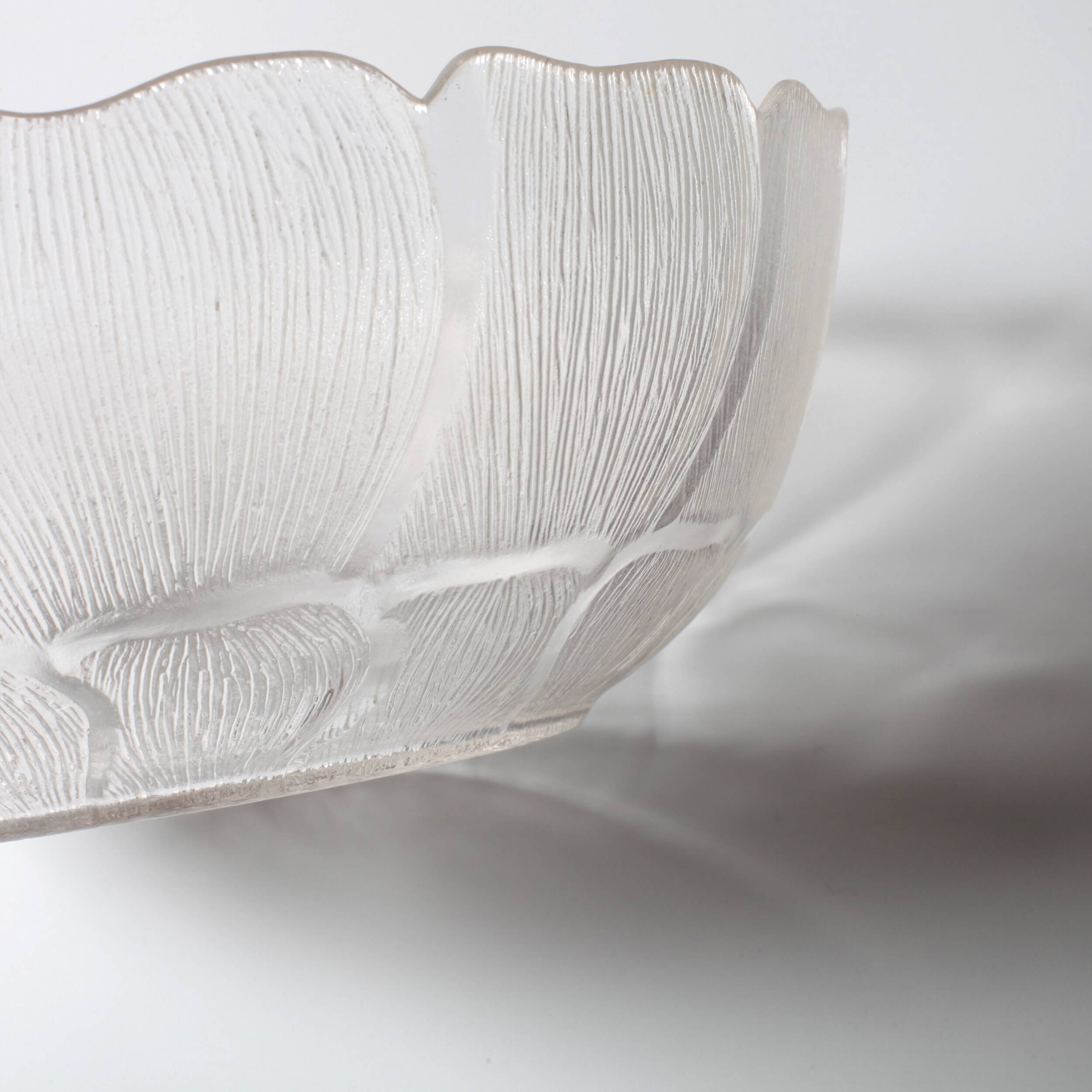 Salad Bowl Fleur, Vintage Decorative Clear Large Fruit Glass Bowl / Arcoroc