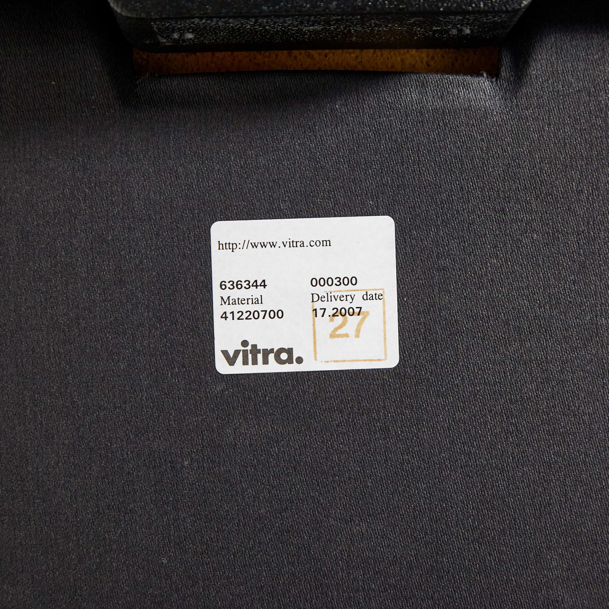 ES104 Lobby chair by Charles & Ray Eames for Vitra