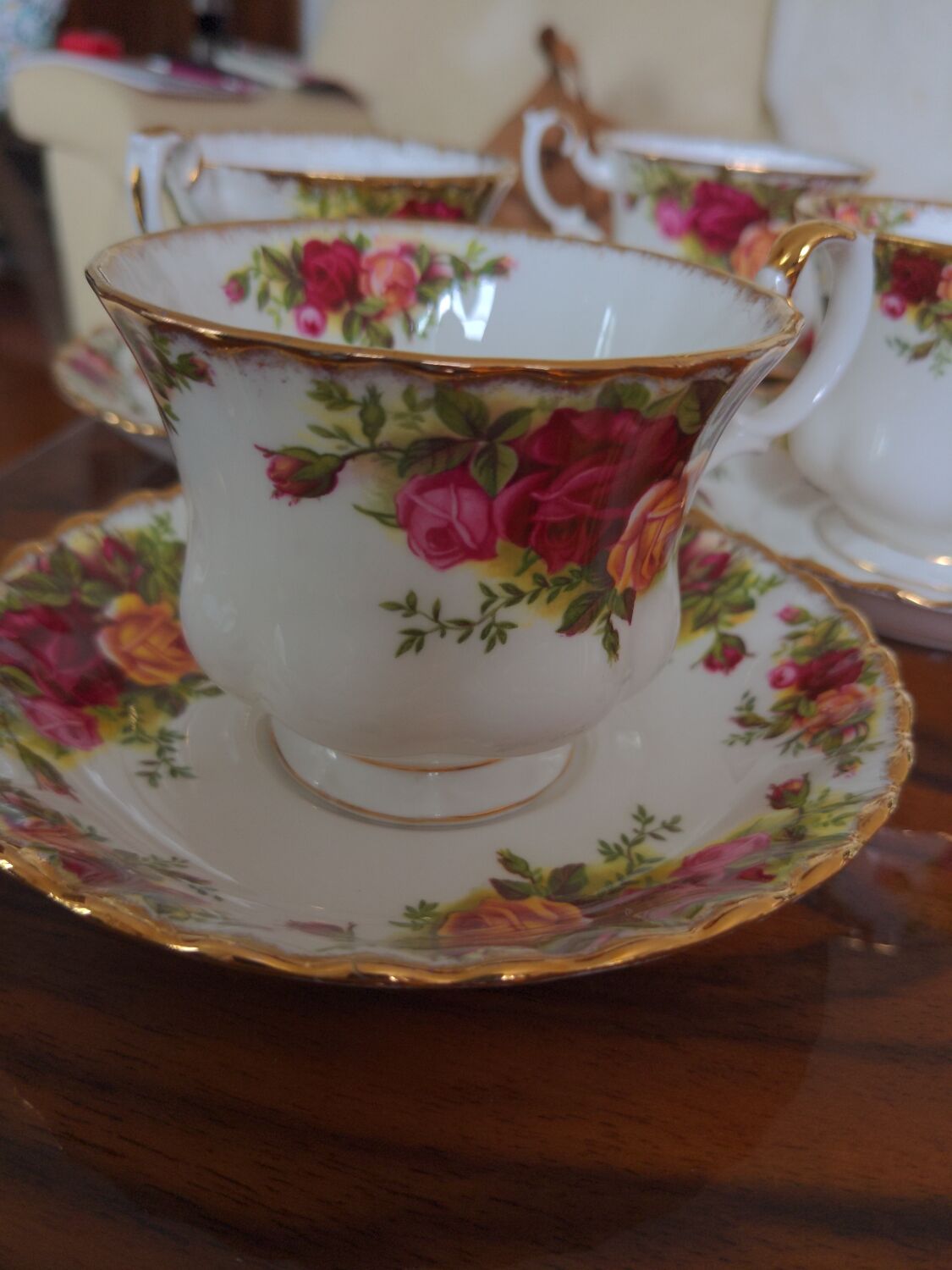 Set of 4 coffee cups