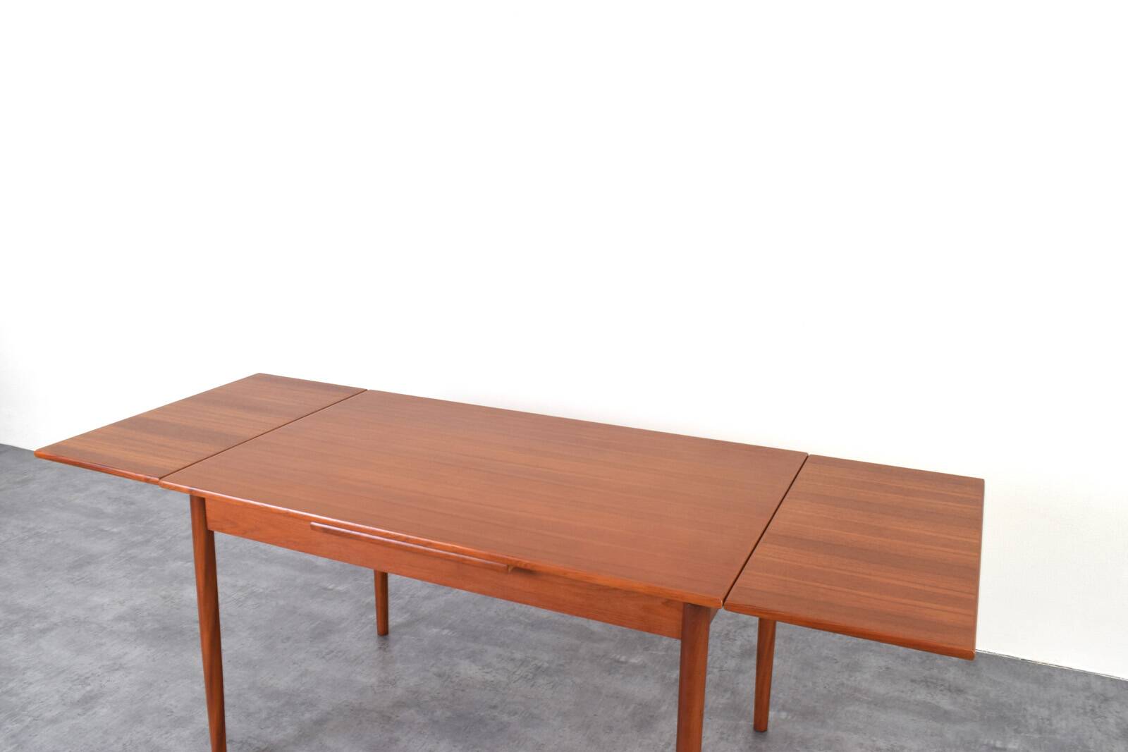 Mid-Century Danish Teak Extendable Dining Table, 1960s.
