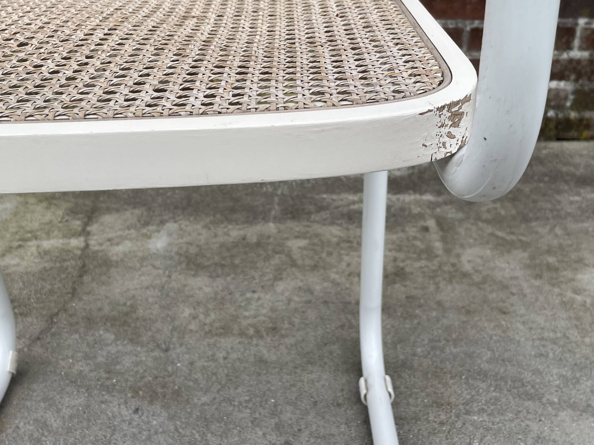 Set of 4 Cesca b32 model chairs in white by Marcel Breuer