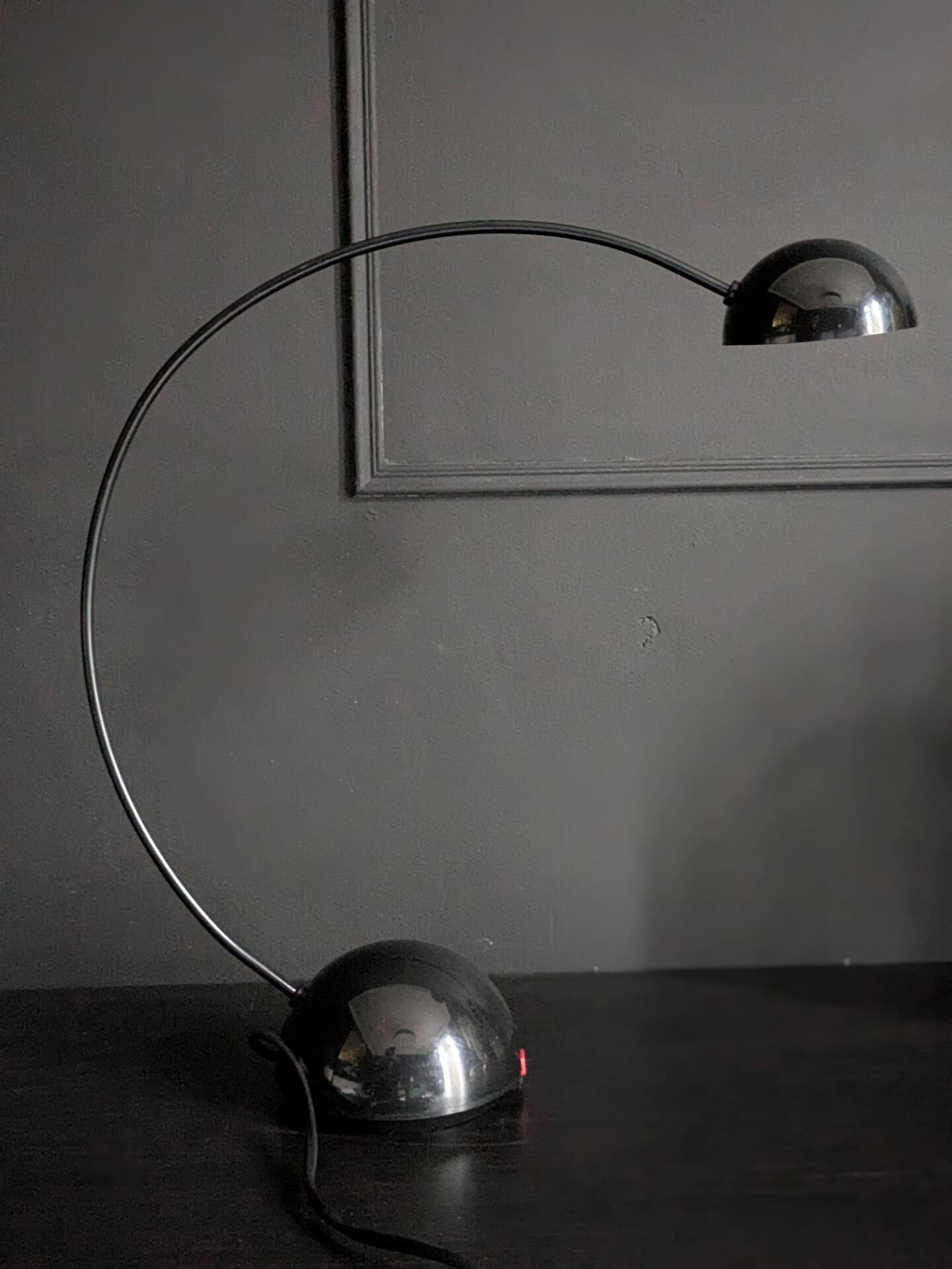 Vintage arched desk lamp by Lacri, Italian Space Age design (70s/80s)